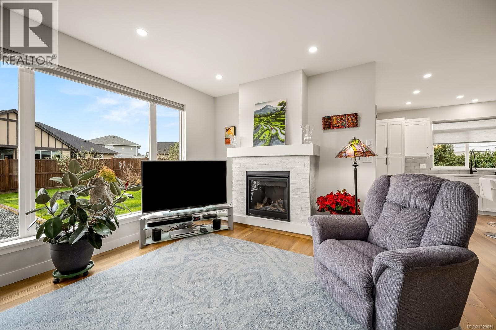4076 Canterbury Way photo 3