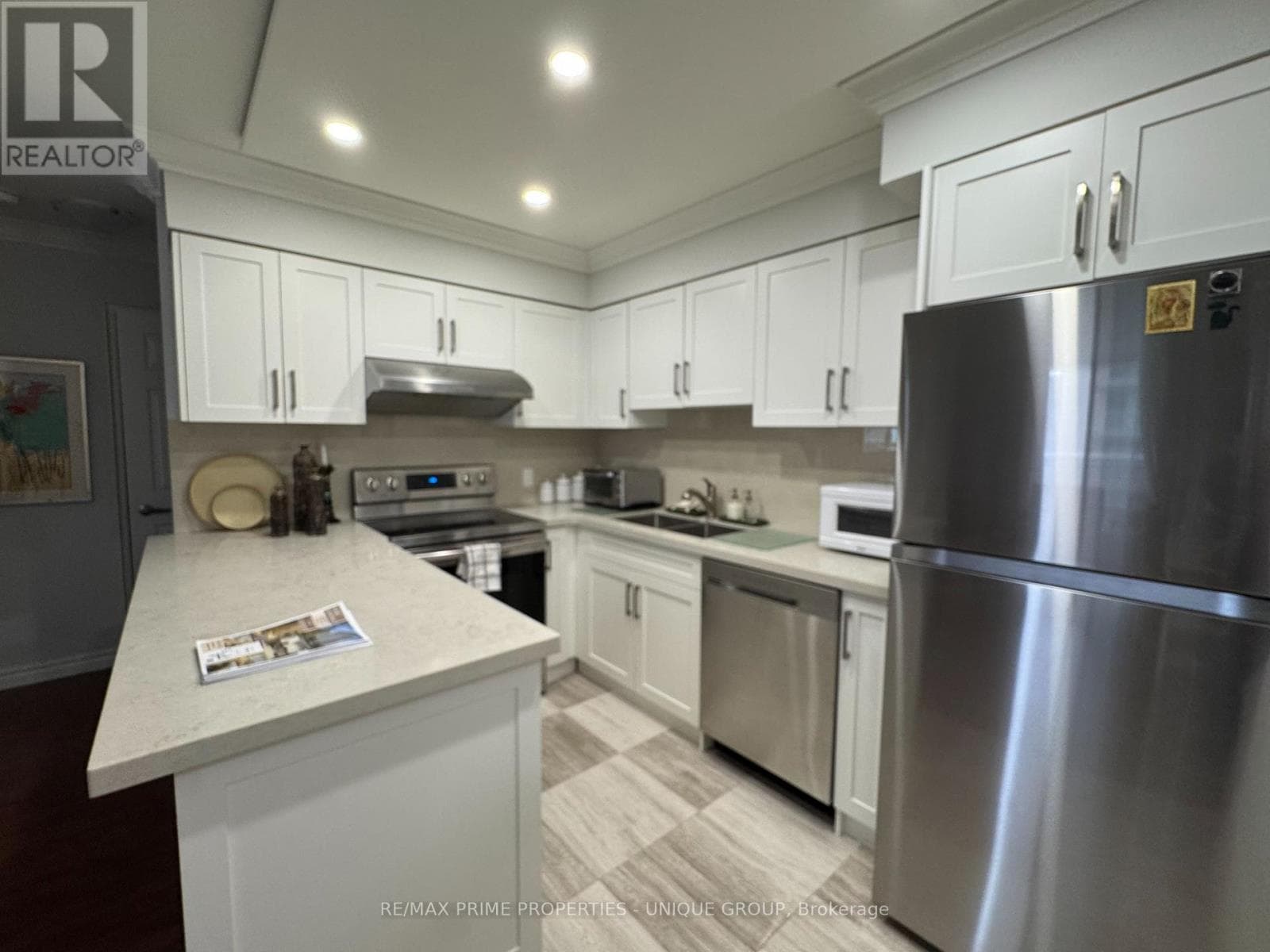 #1711 - 256 DORIS AVENUE photo 5