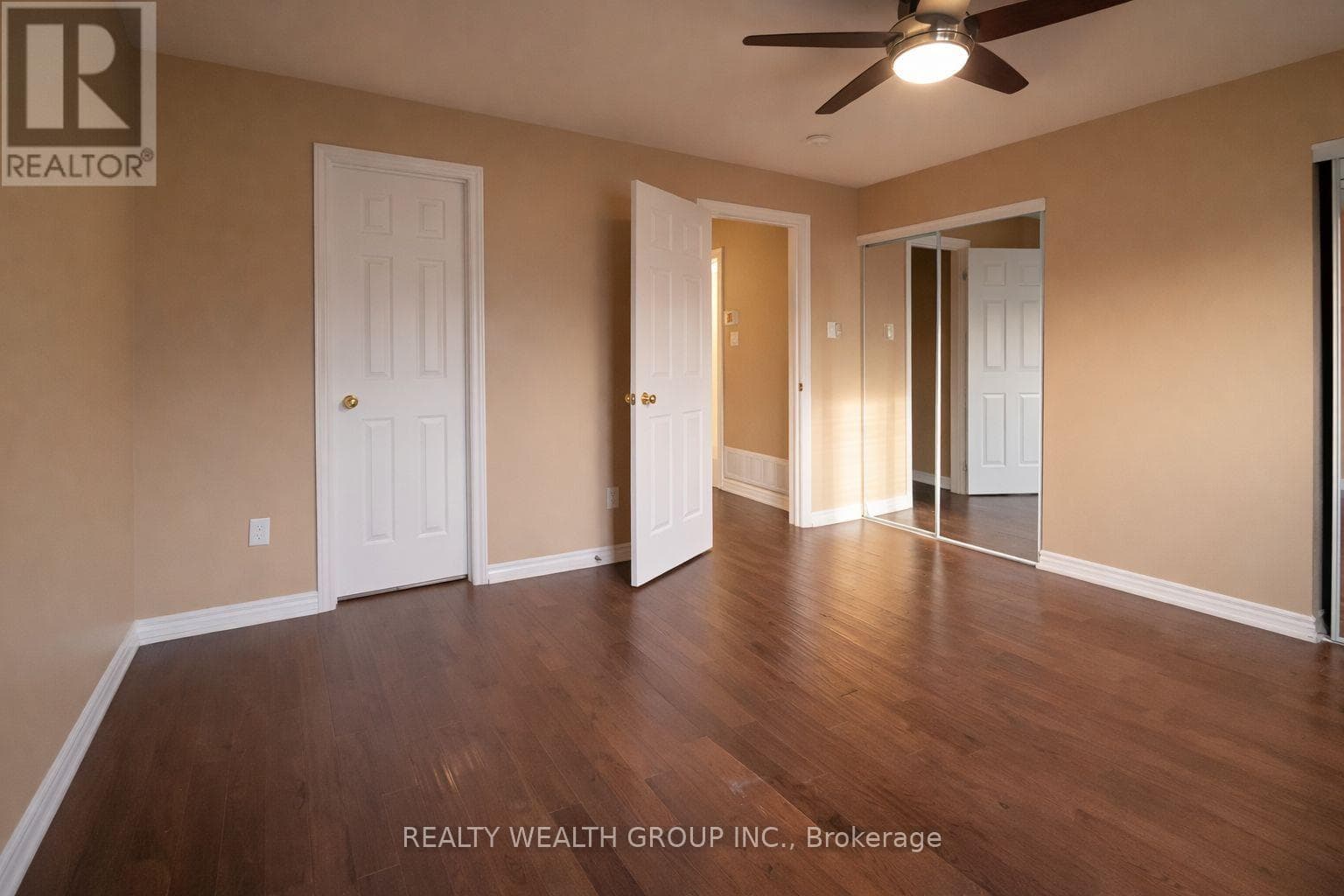 61 STOLLAR BOULEVARD photo 5