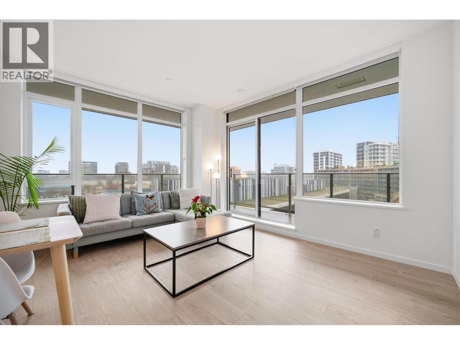 619 6300 MINORU BOULEVARD photo 2