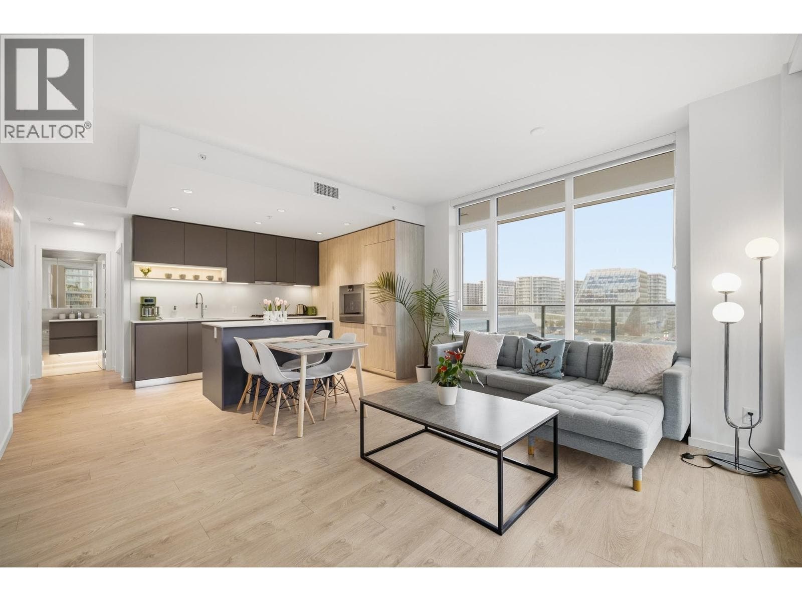 619 6300 MINORU BOULEVARD photo 3