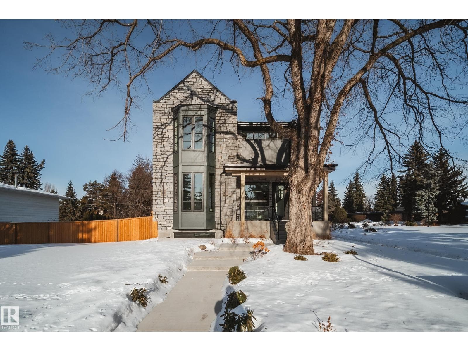 13804 85 AV NW photo 2