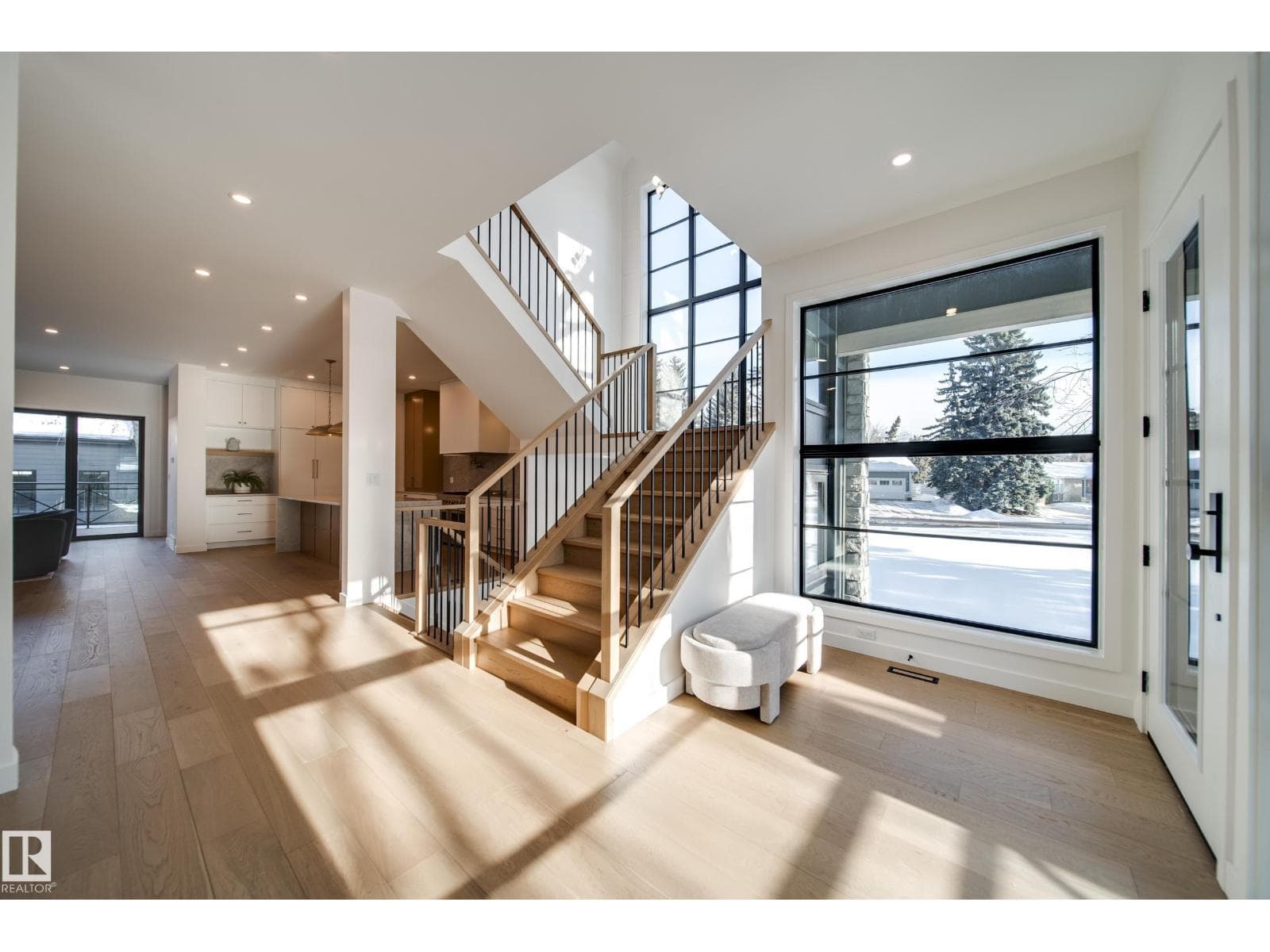 13804 85 AV NW photo 3