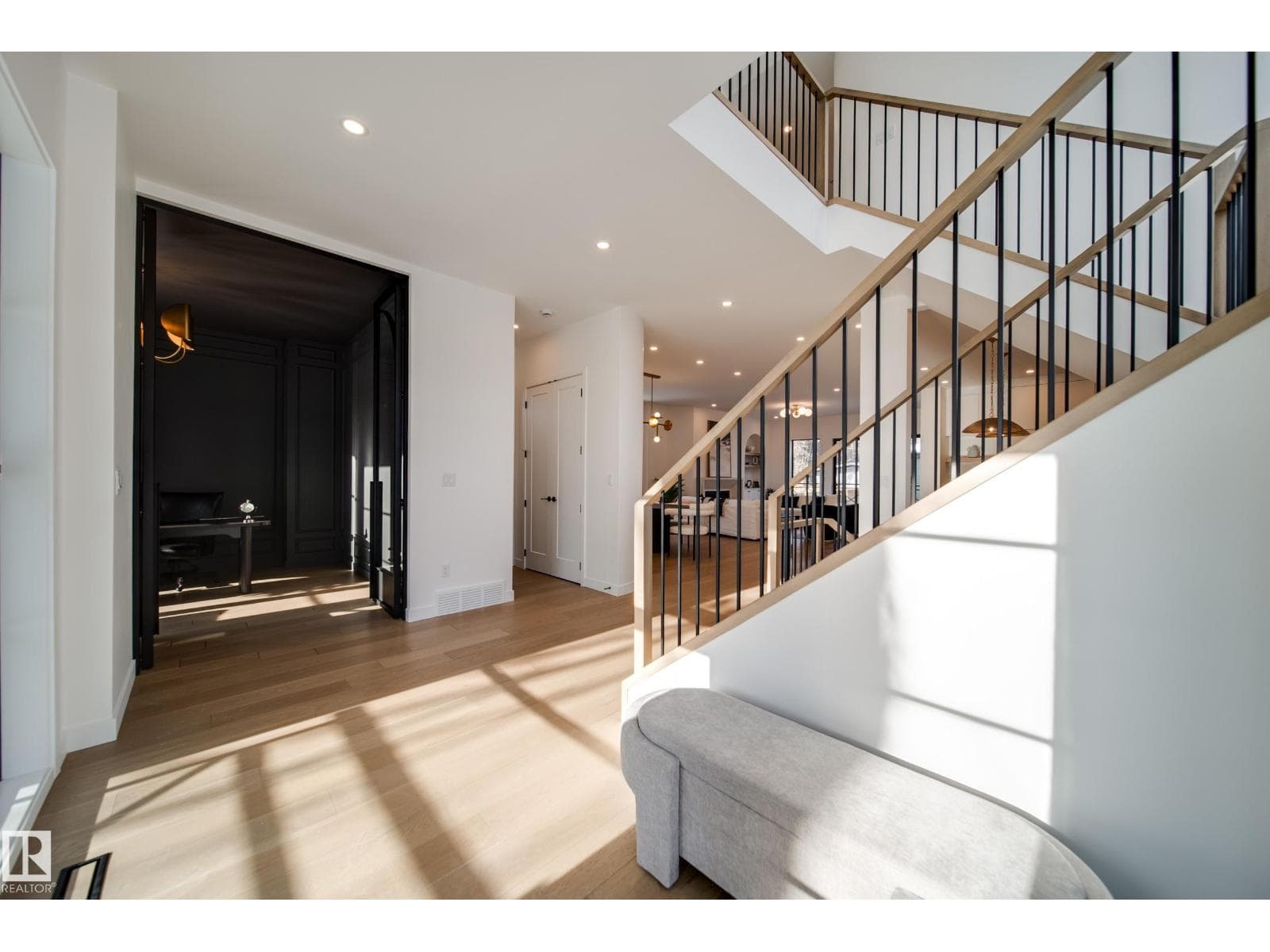 13804 85 AV NW photo 4