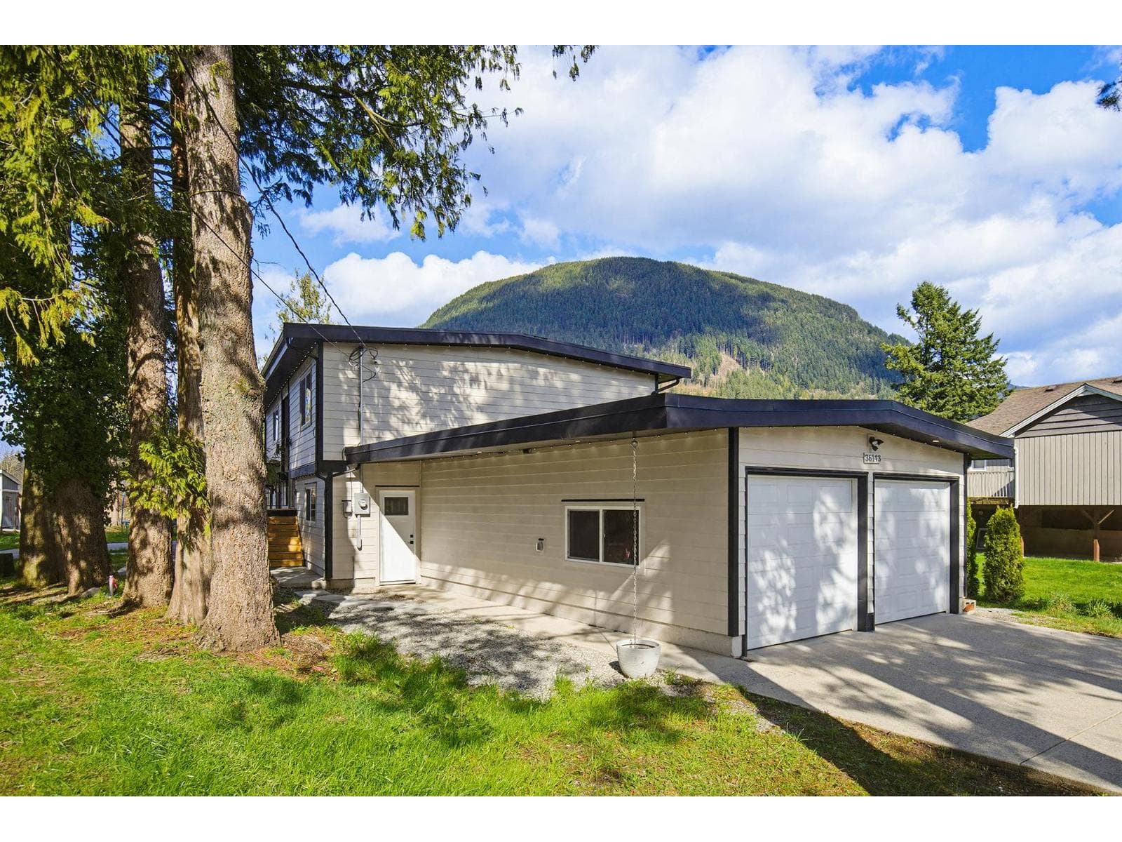 36143 SHORE ROAD photo 3