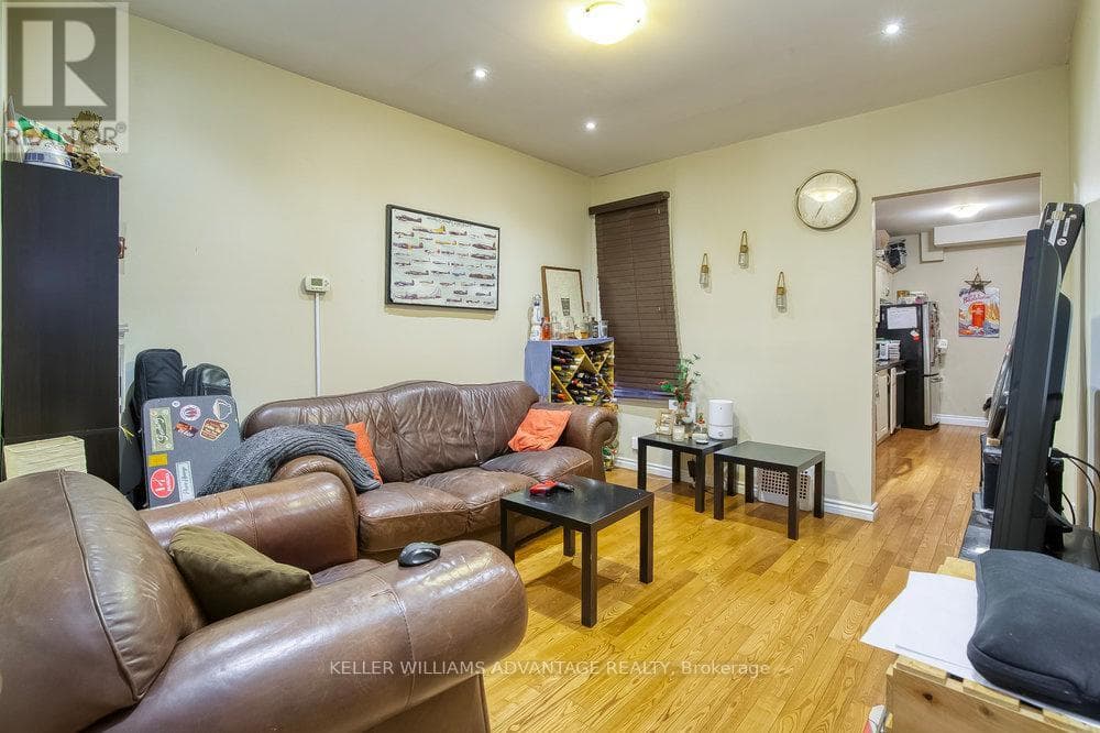 218 BROADVIEW AVENUE photo 4