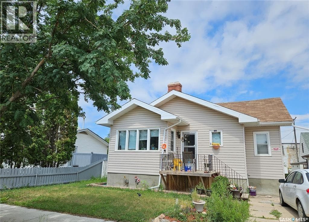 412 Iroquois STREET W