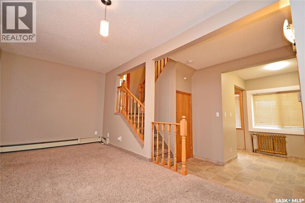 412 Iroquois STREET W — photo 3