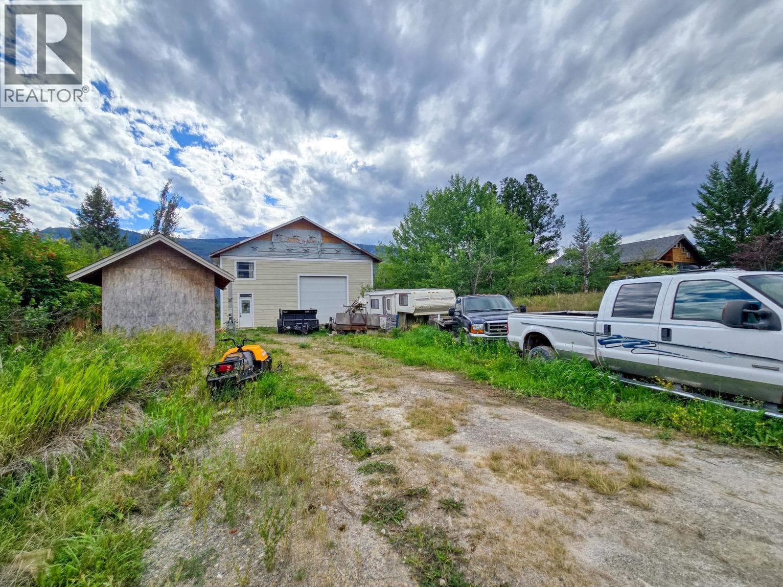 2 bed 1 bath single family at 4772 Crescentwood Drive — $399,000