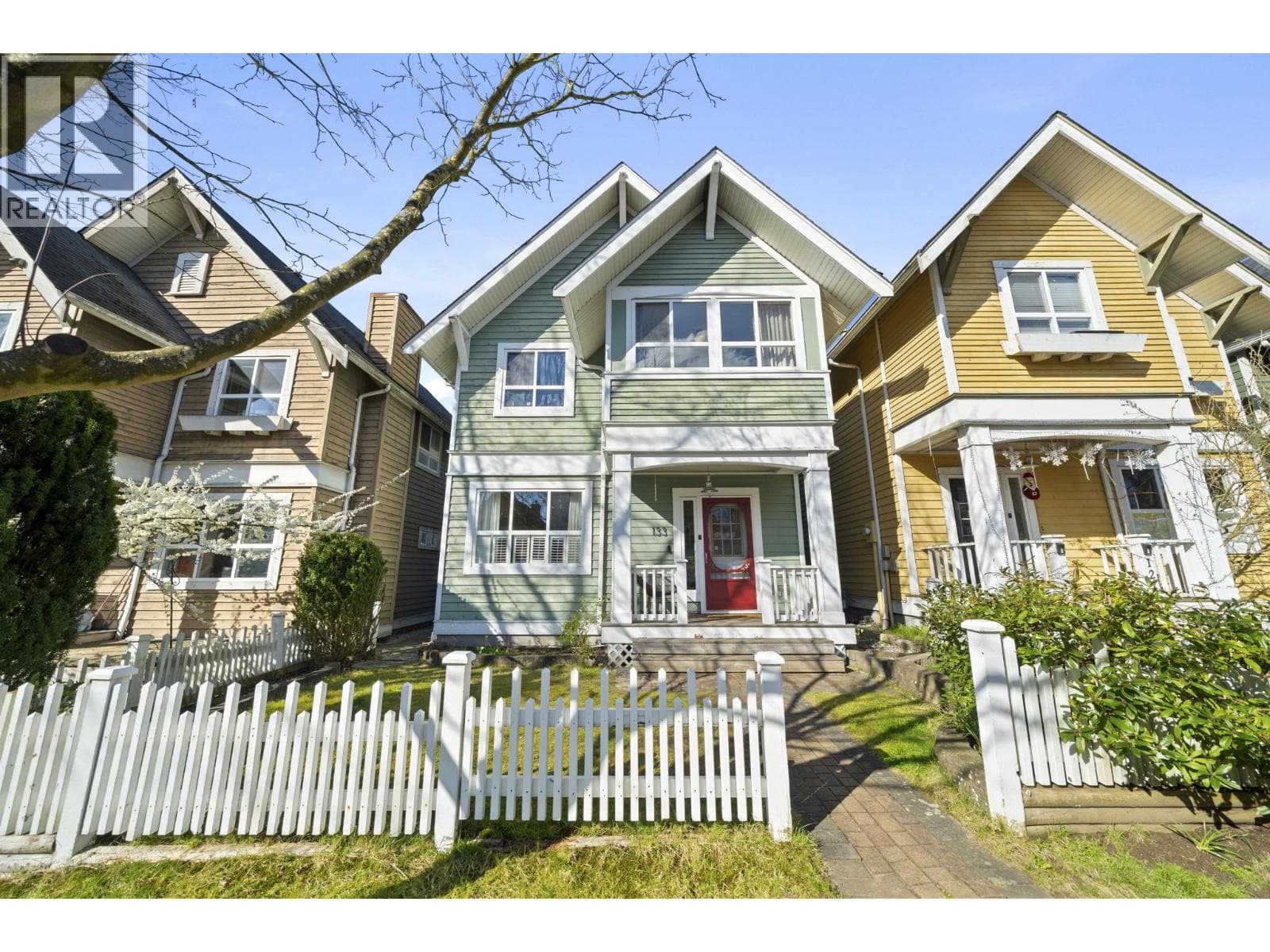 3 bed 3 bath single family at 133 STAR CRESCENT — $1,238,000