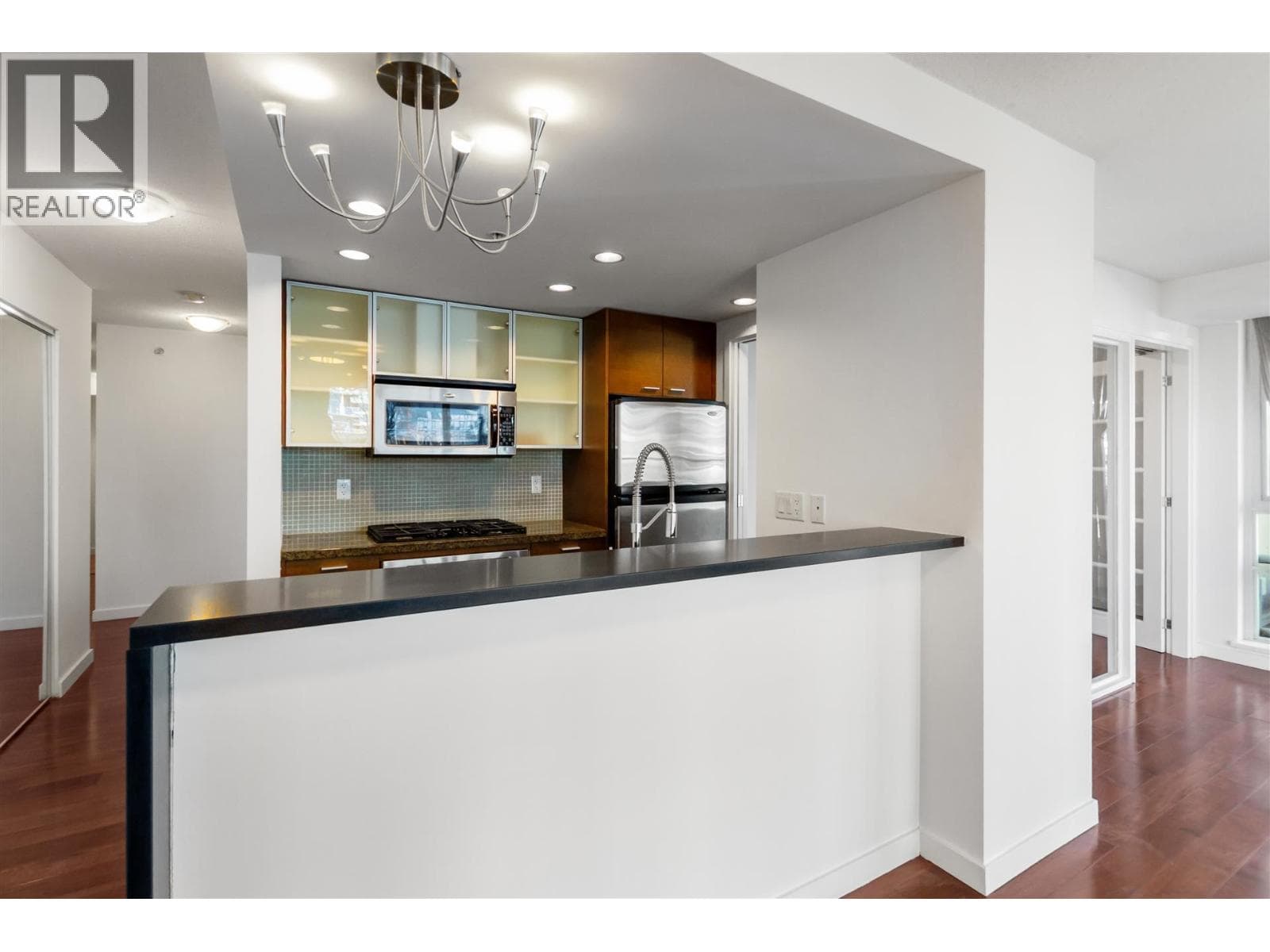 306 980 COOPERAGE WAY photo 5