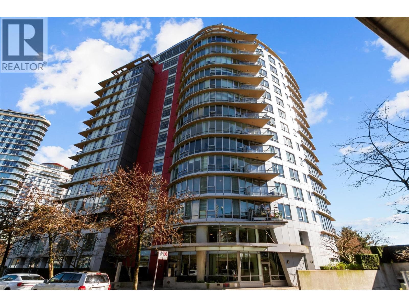2 bed 2 bath single family at 306 980 COOPERAGE WAY — $1,099,000