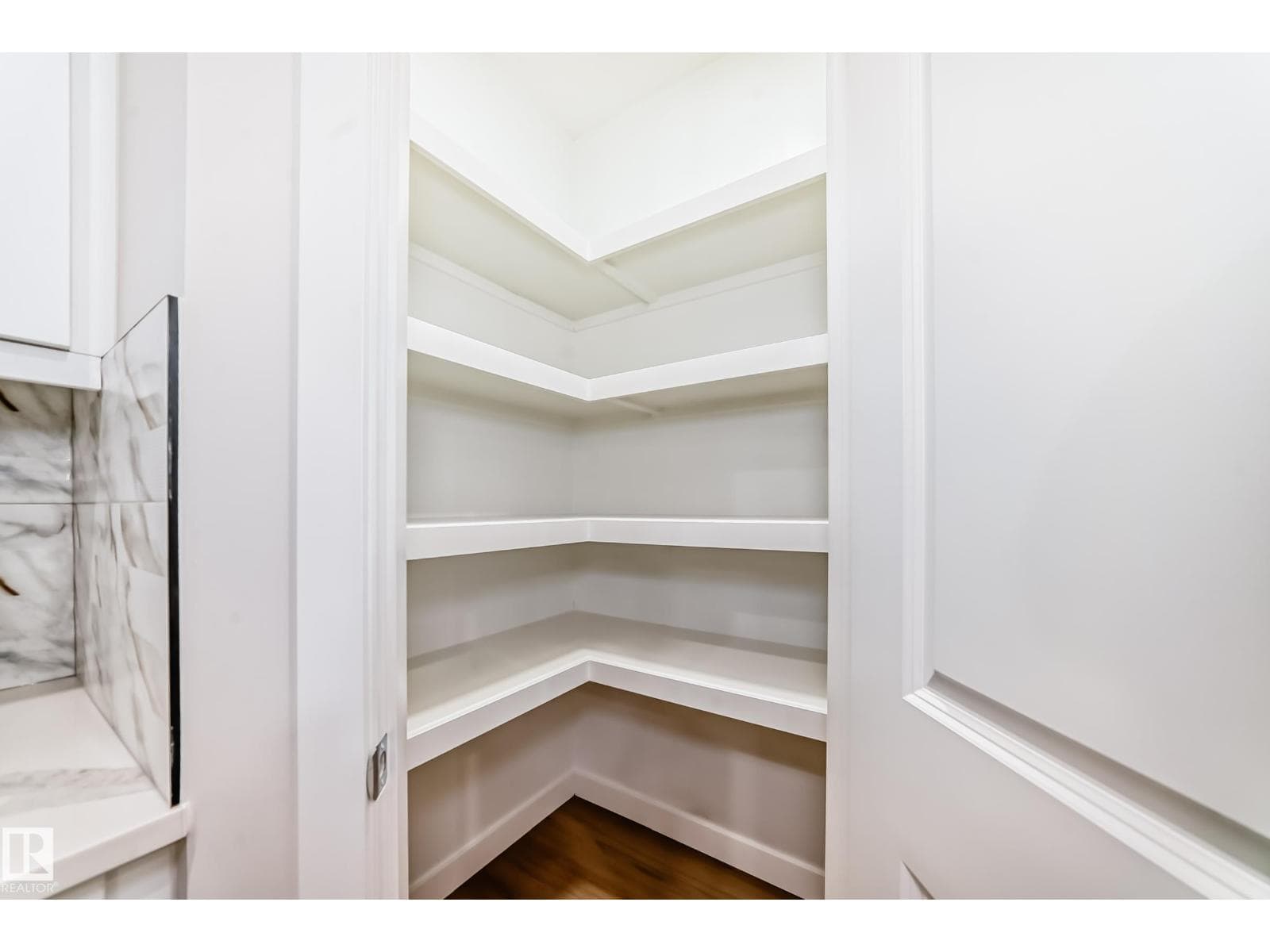 28 Westwyck LI — photo 3