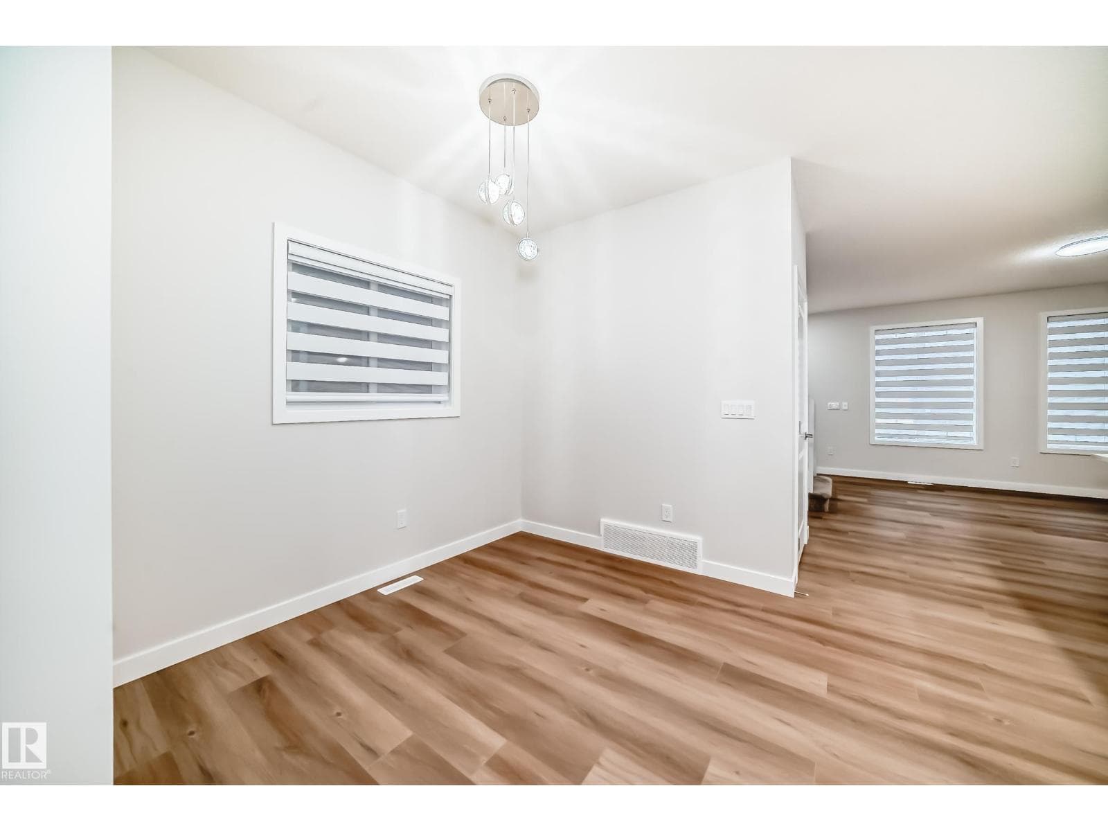 28 Westwyck LI — photo 5