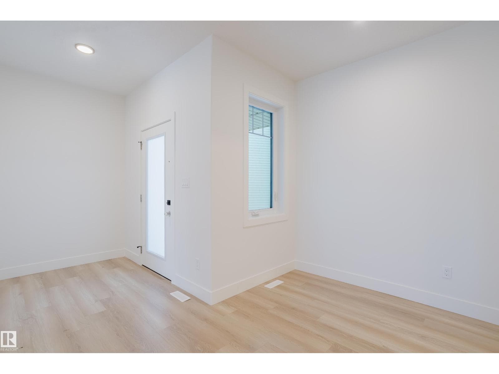 2807 191 ST NW photo 5