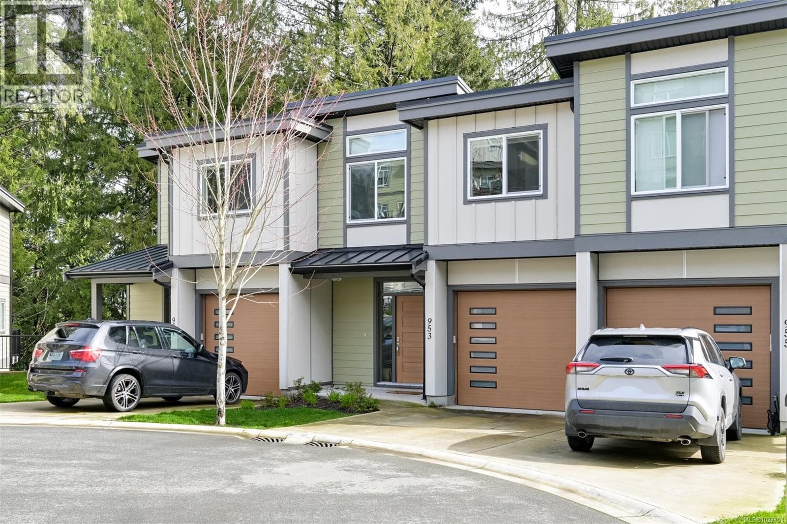 3 bed 4 bath single family at 953 Echo Valley Pl — $849,900