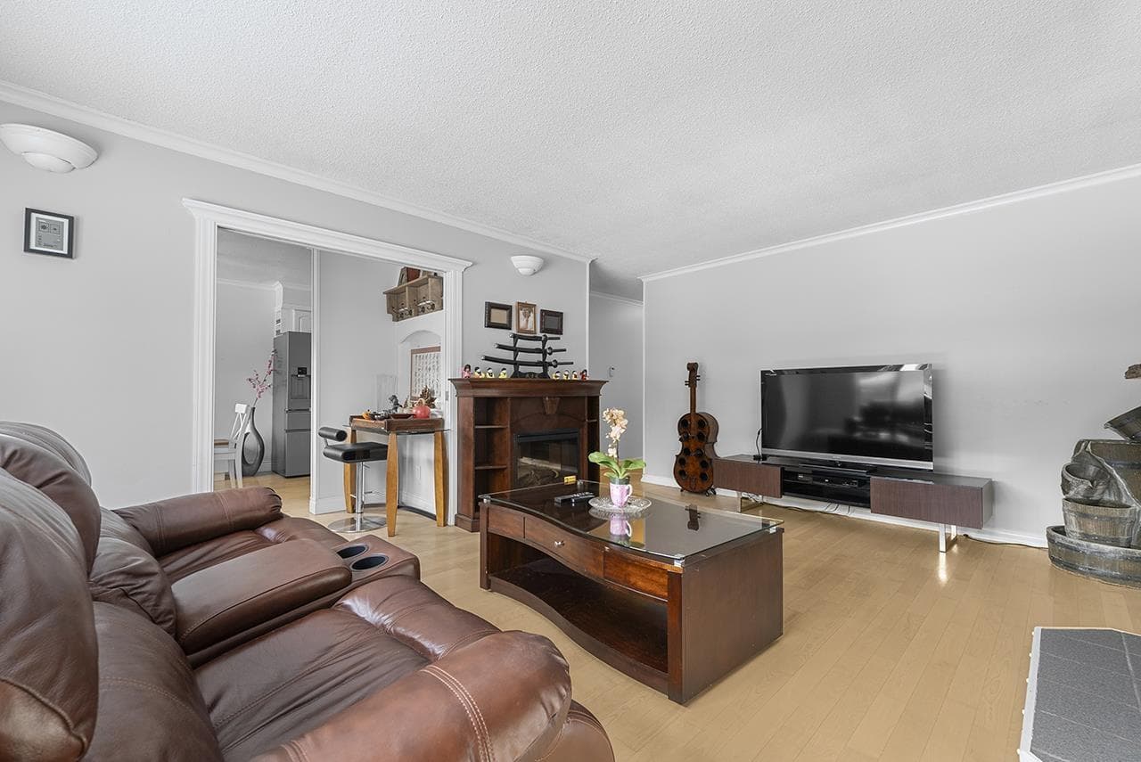 26953 28A AVENUE photo 3