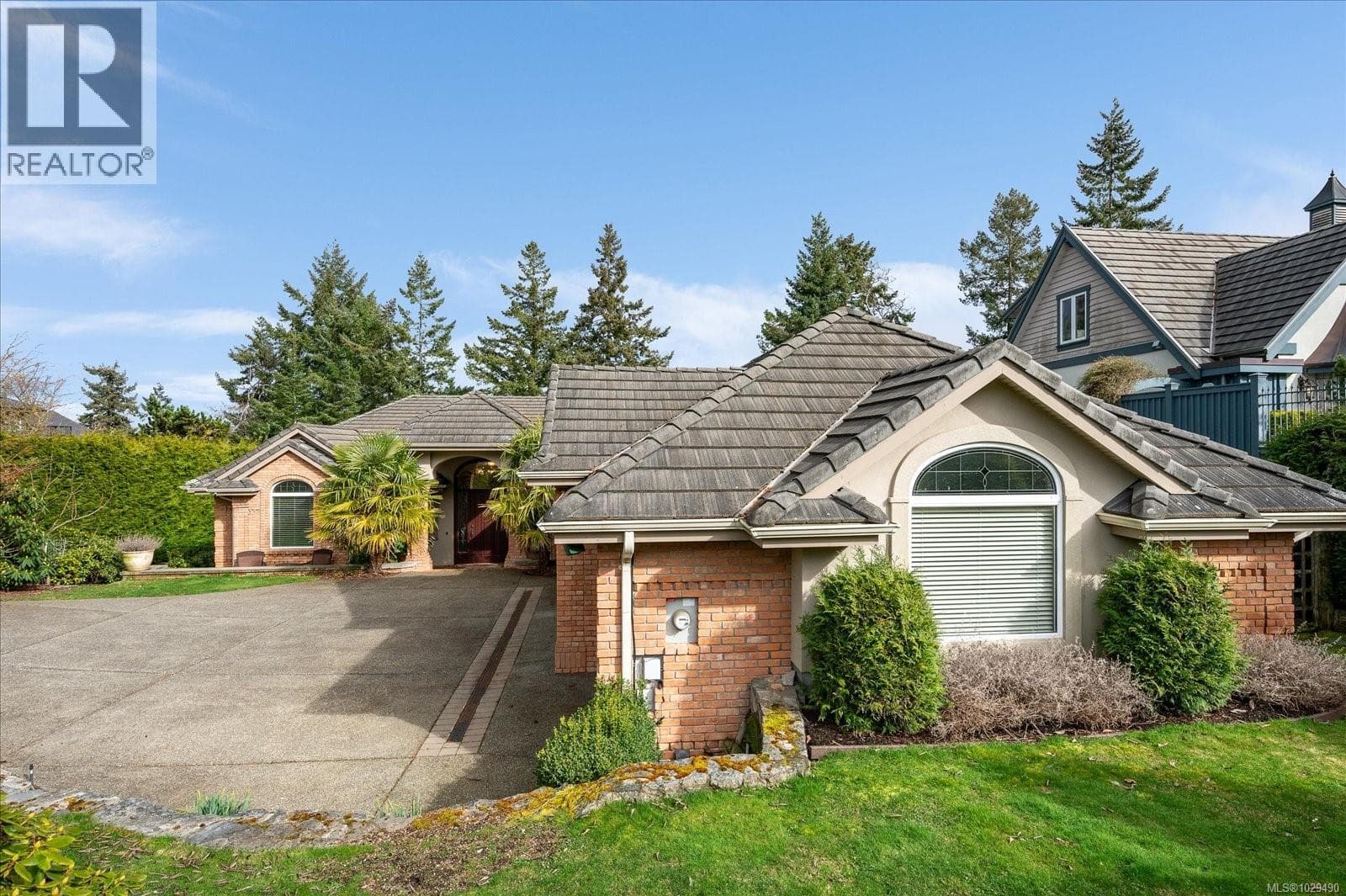 2450 Ainsley Pl photo 4