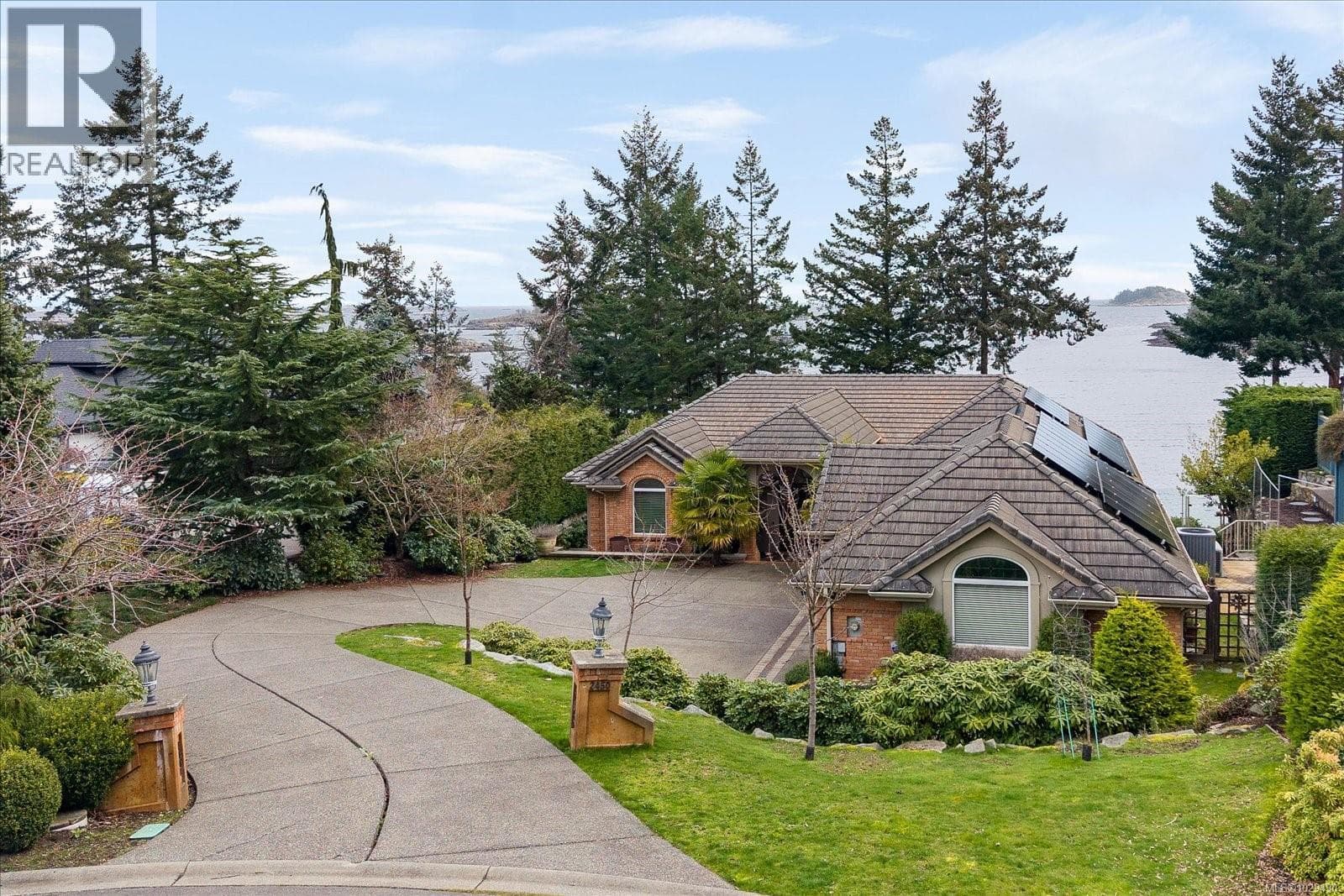 2450 Ainsley Pl photo 2