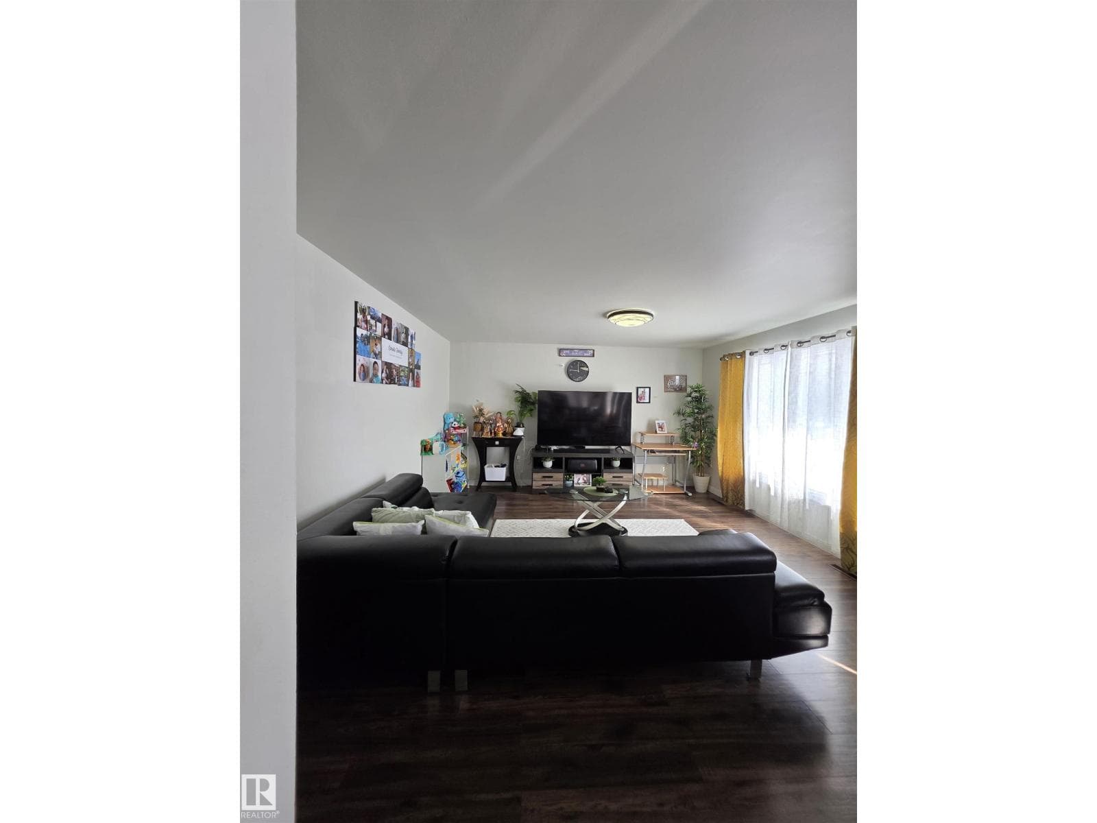 4706 47 ST photo 4