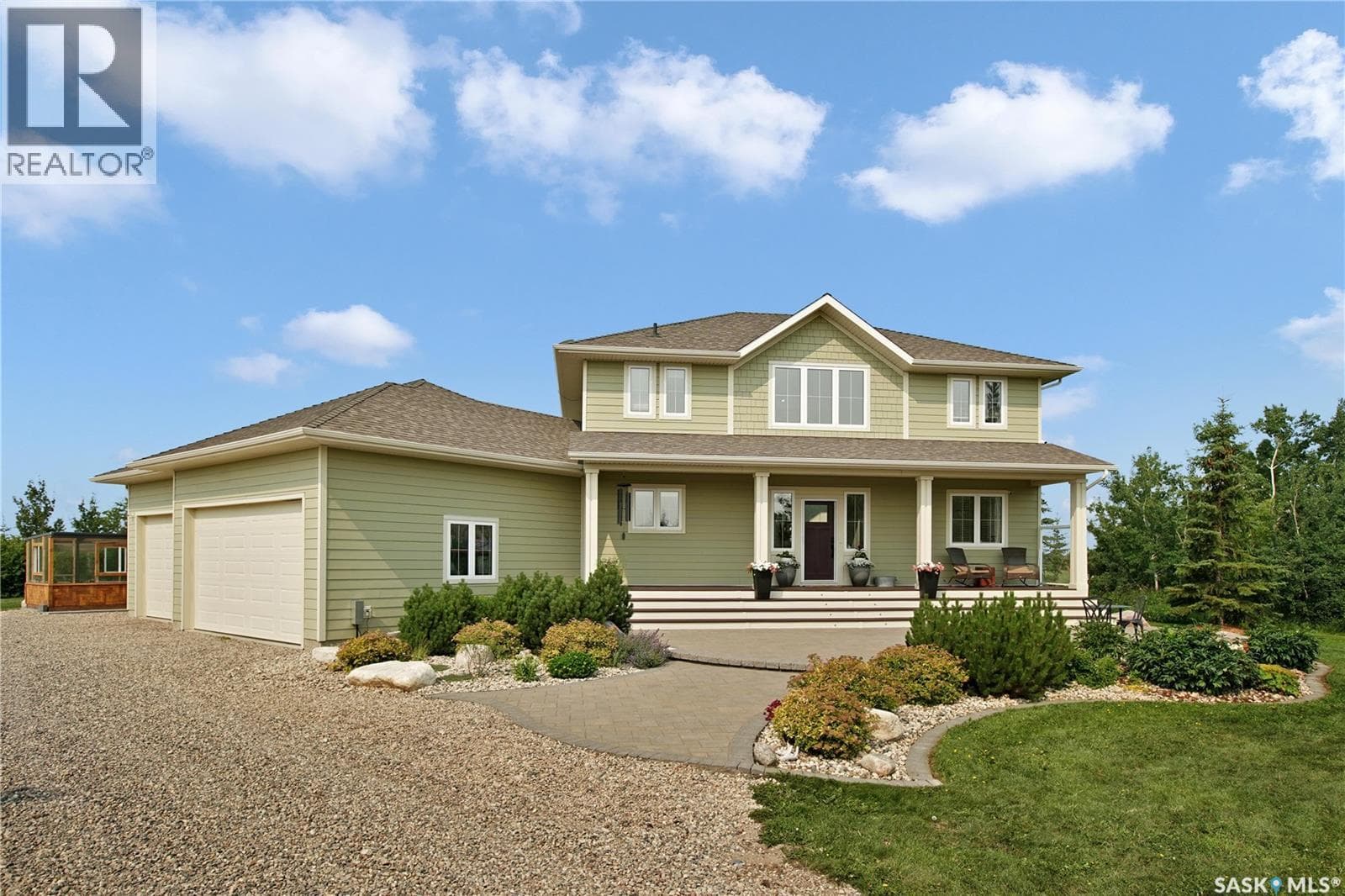 110 Jasmine DRIVE photo 2