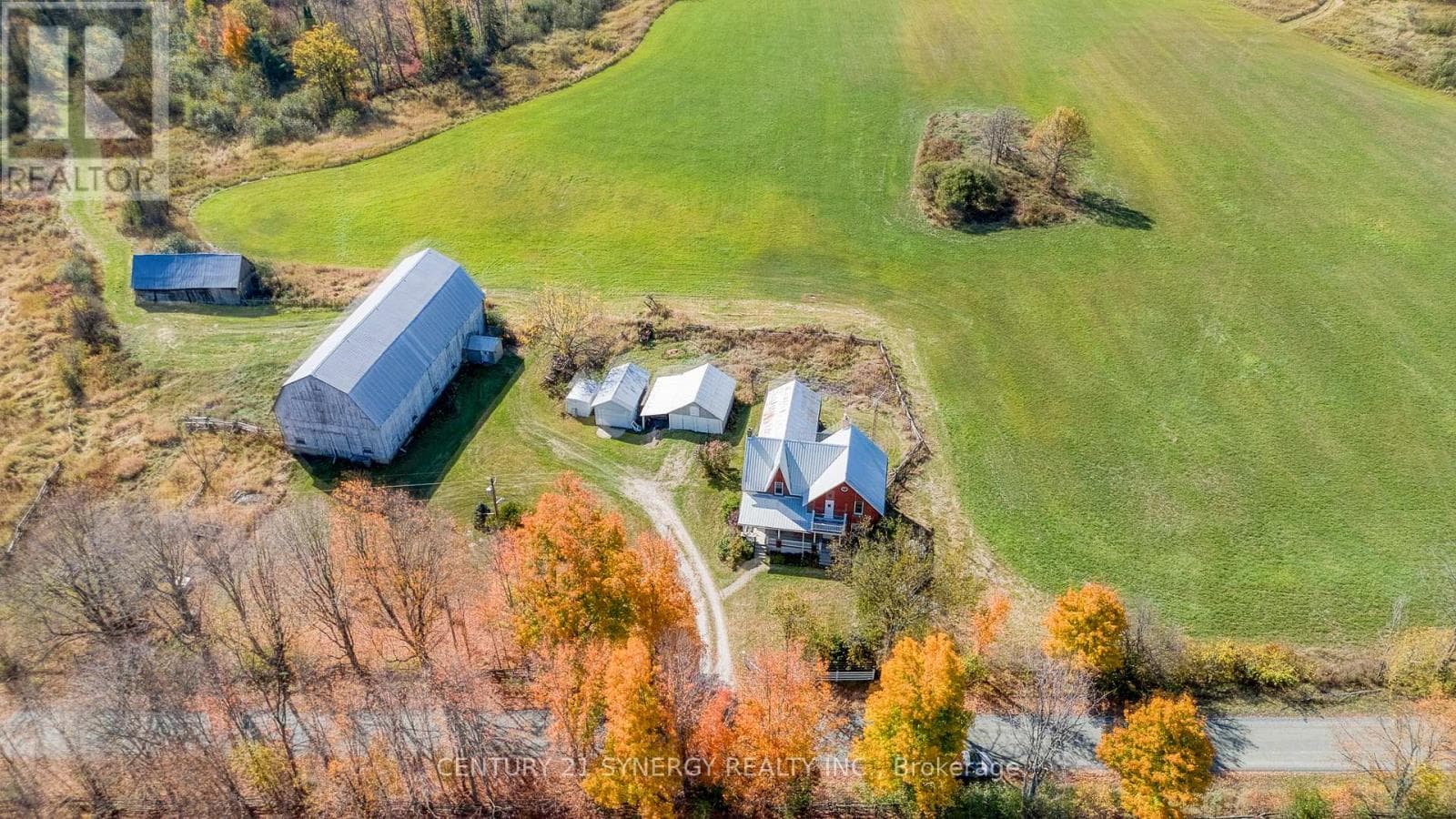 713 RUTHERFORD SIDE ROAD photo 2