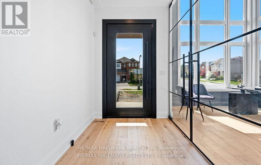 119 POINTON STREET photo 2