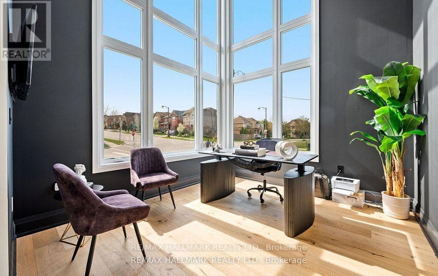 119 POINTON STREET photo 4