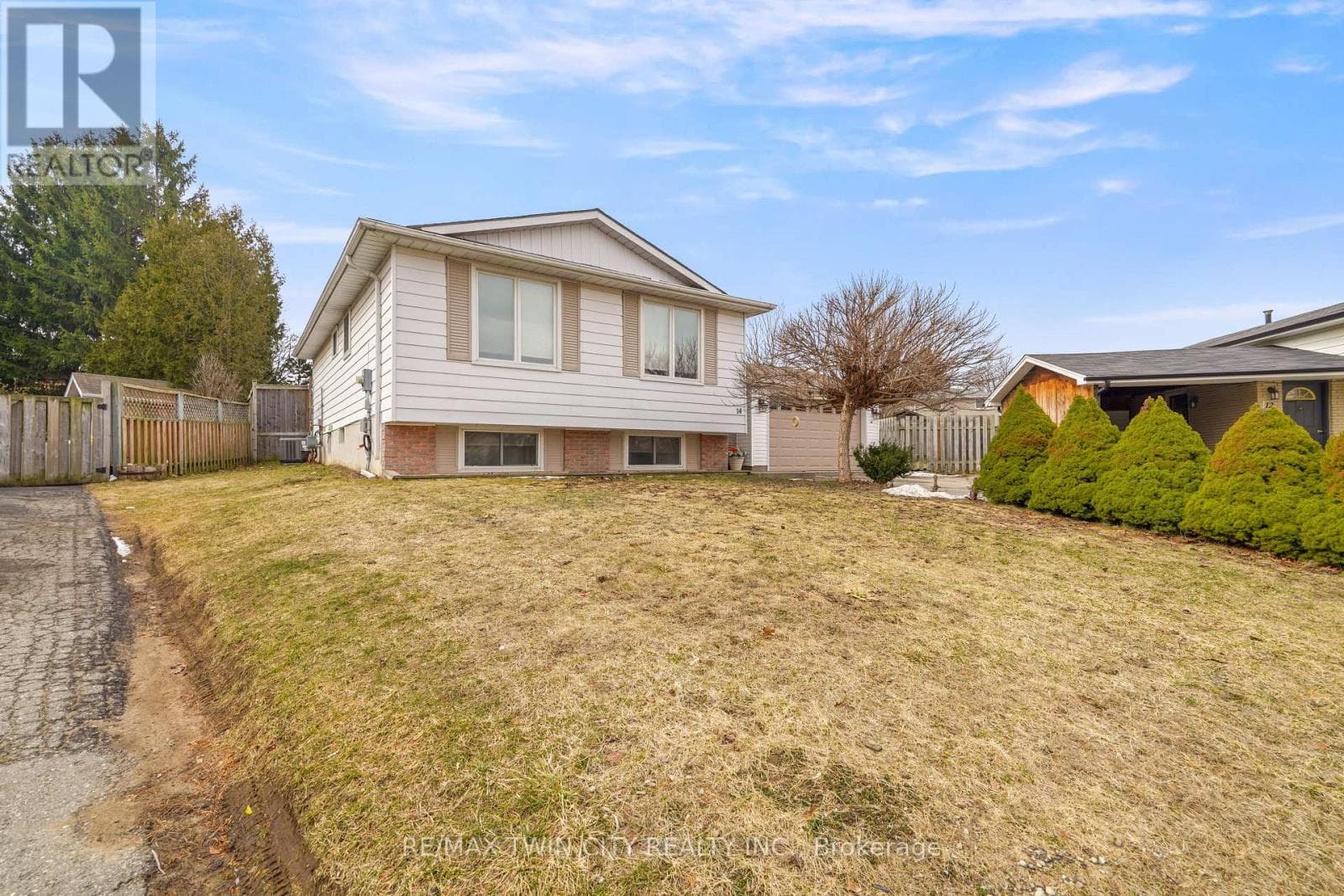 14 THISTLEDOWN DRIVE photo 3