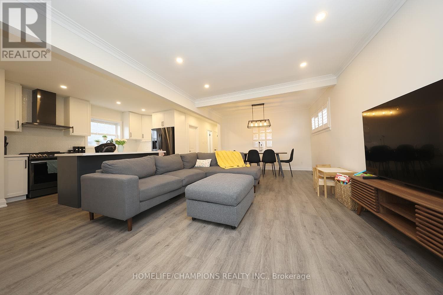 50 FRASERTON CRESCENT photo 2