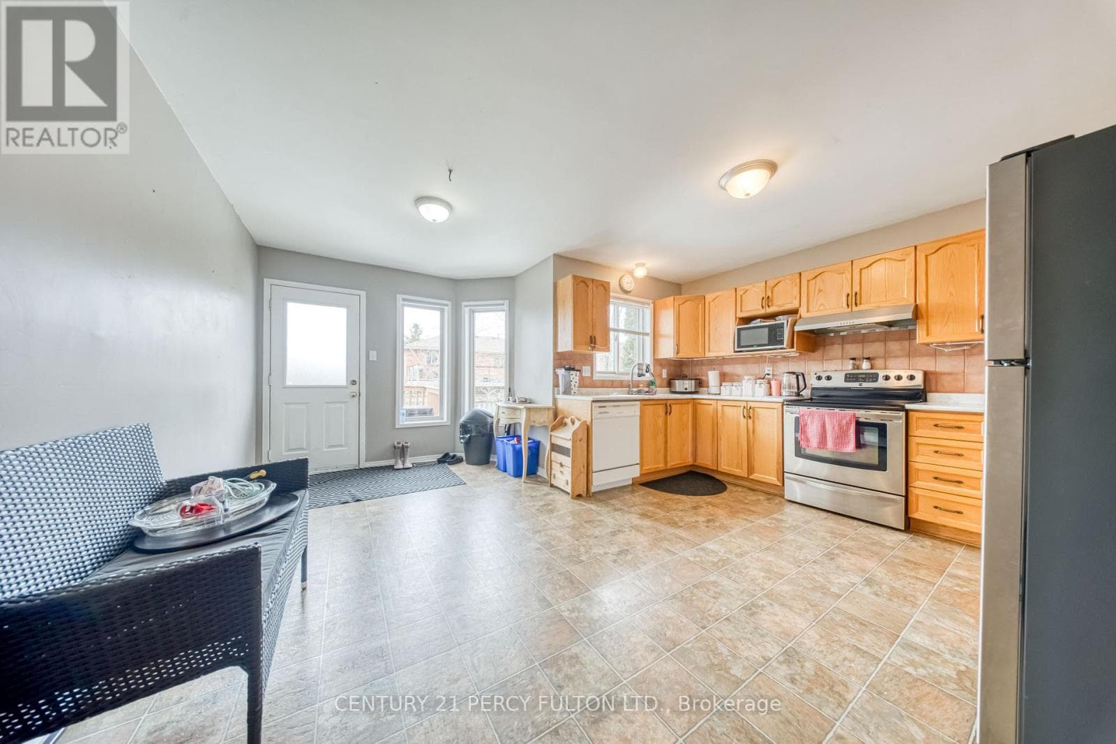 25 CROMPTON DRIVE photo 5