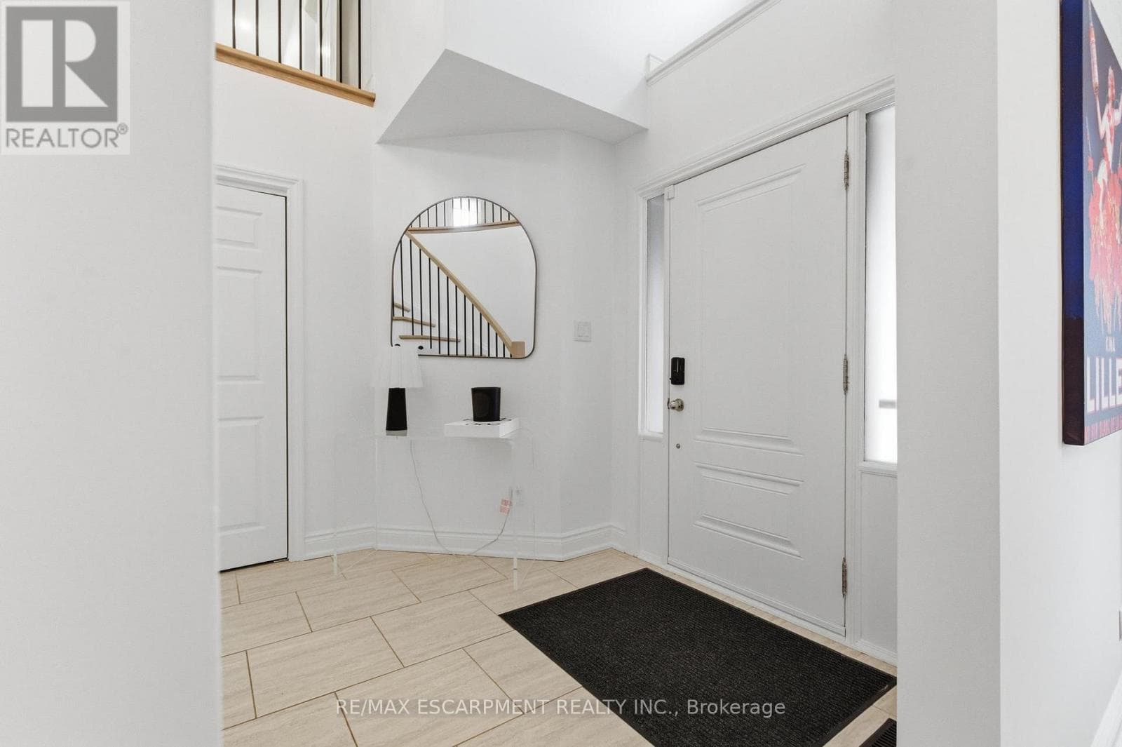 138 MILLER DRIVE photo 3