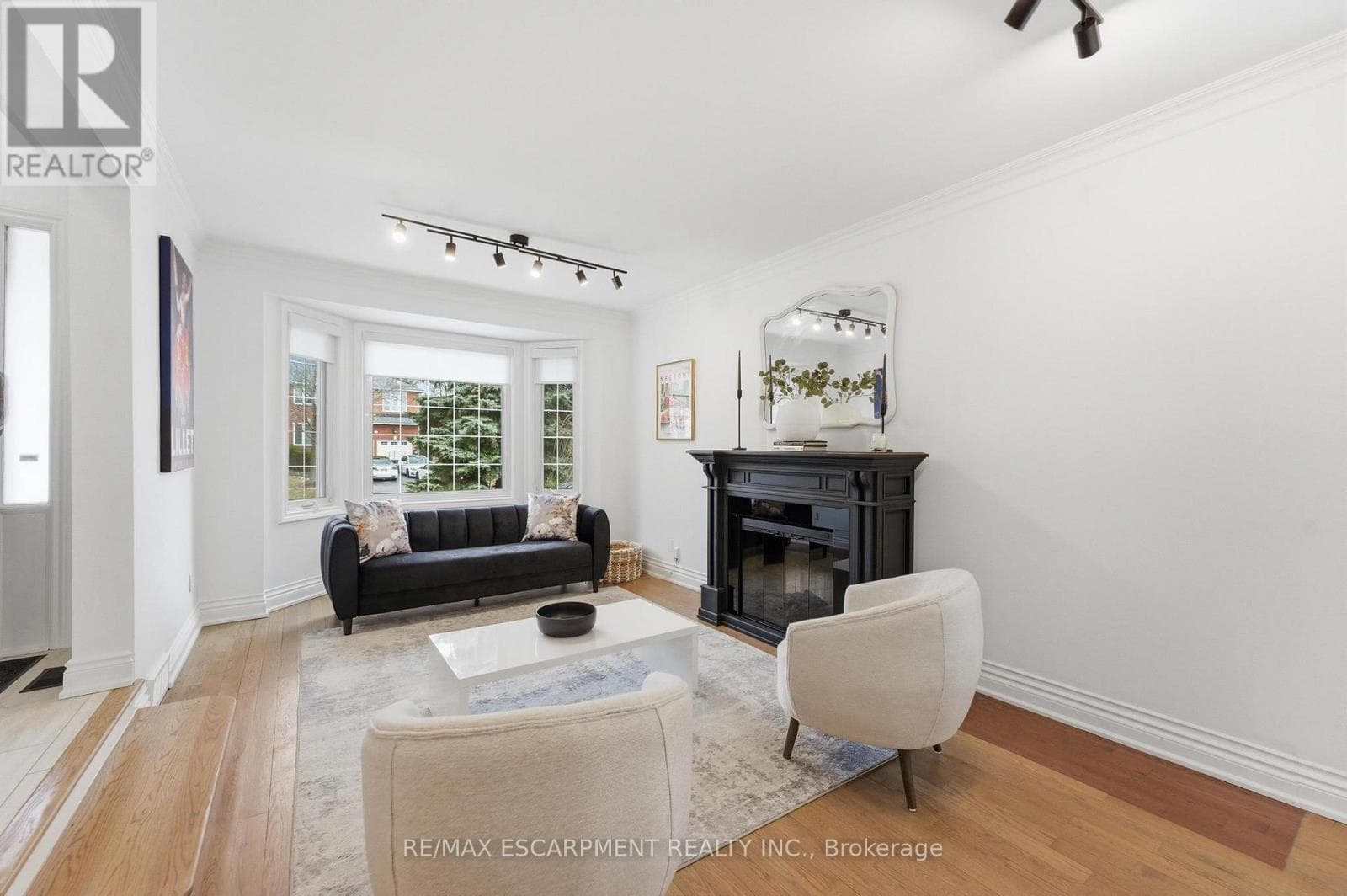 138 MILLER DRIVE photo 5