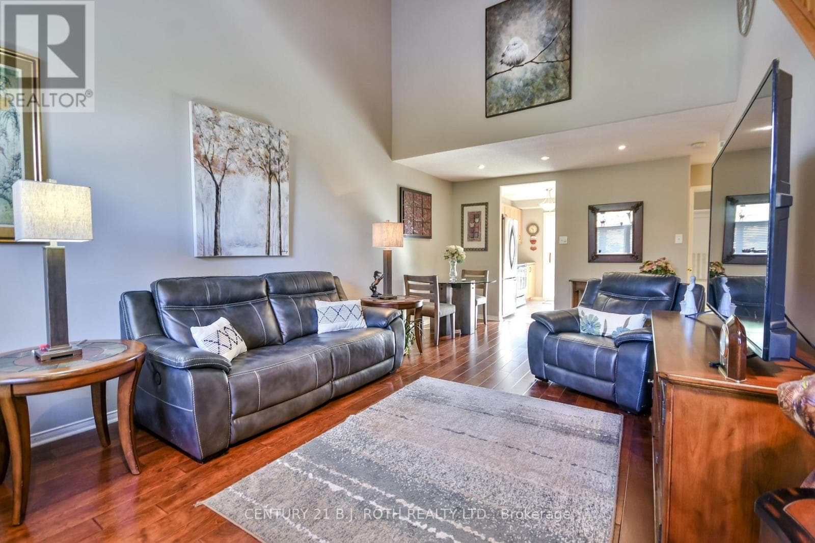 3 - 358 LITTLE AVENUE photo 3