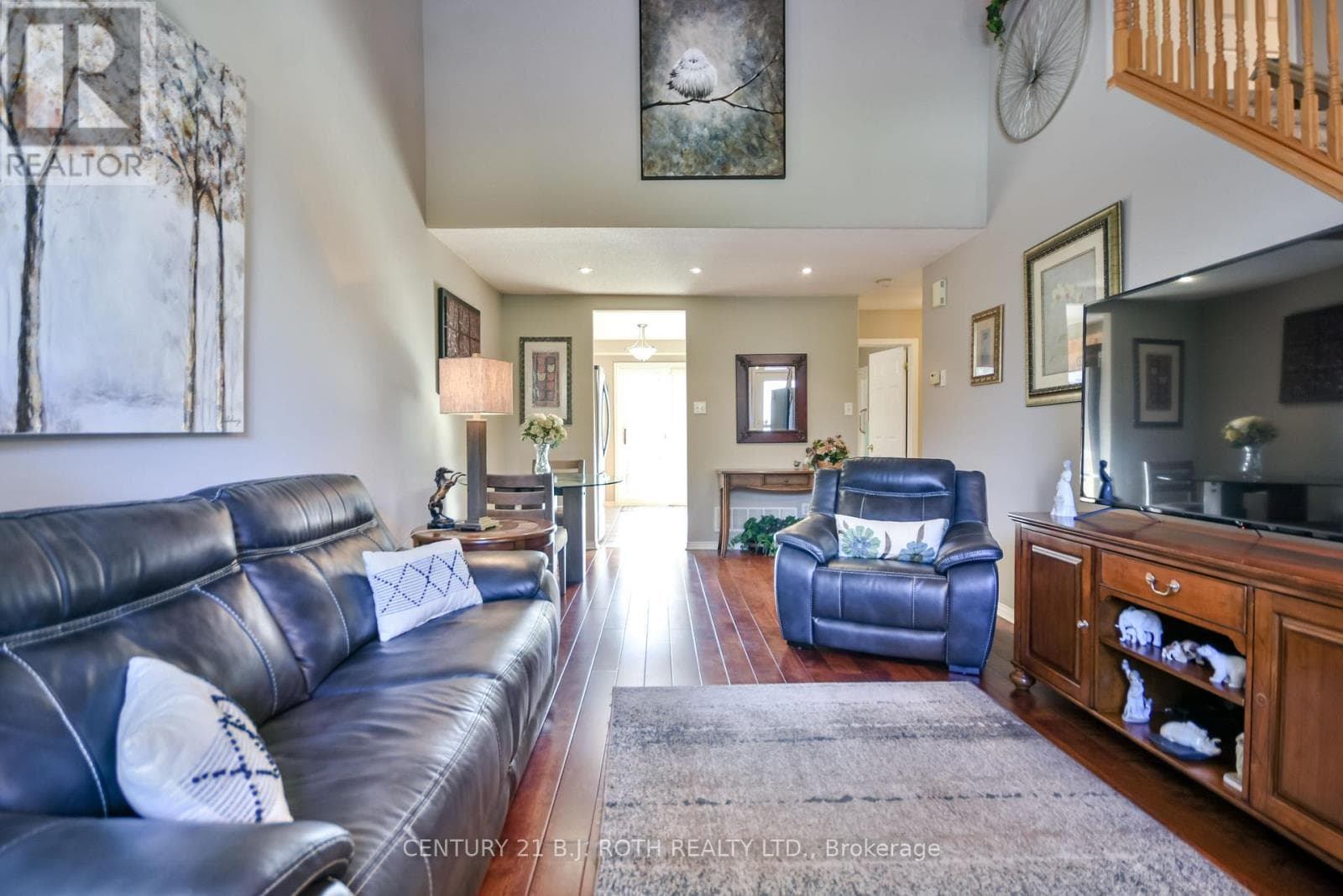 3 - 358 LITTLE AVENUE photo 4