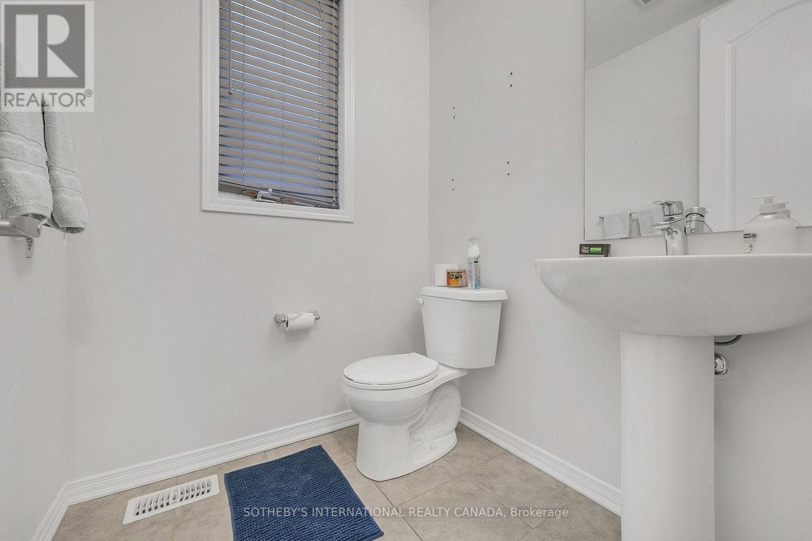 238 DOLMAN STREET photo 9