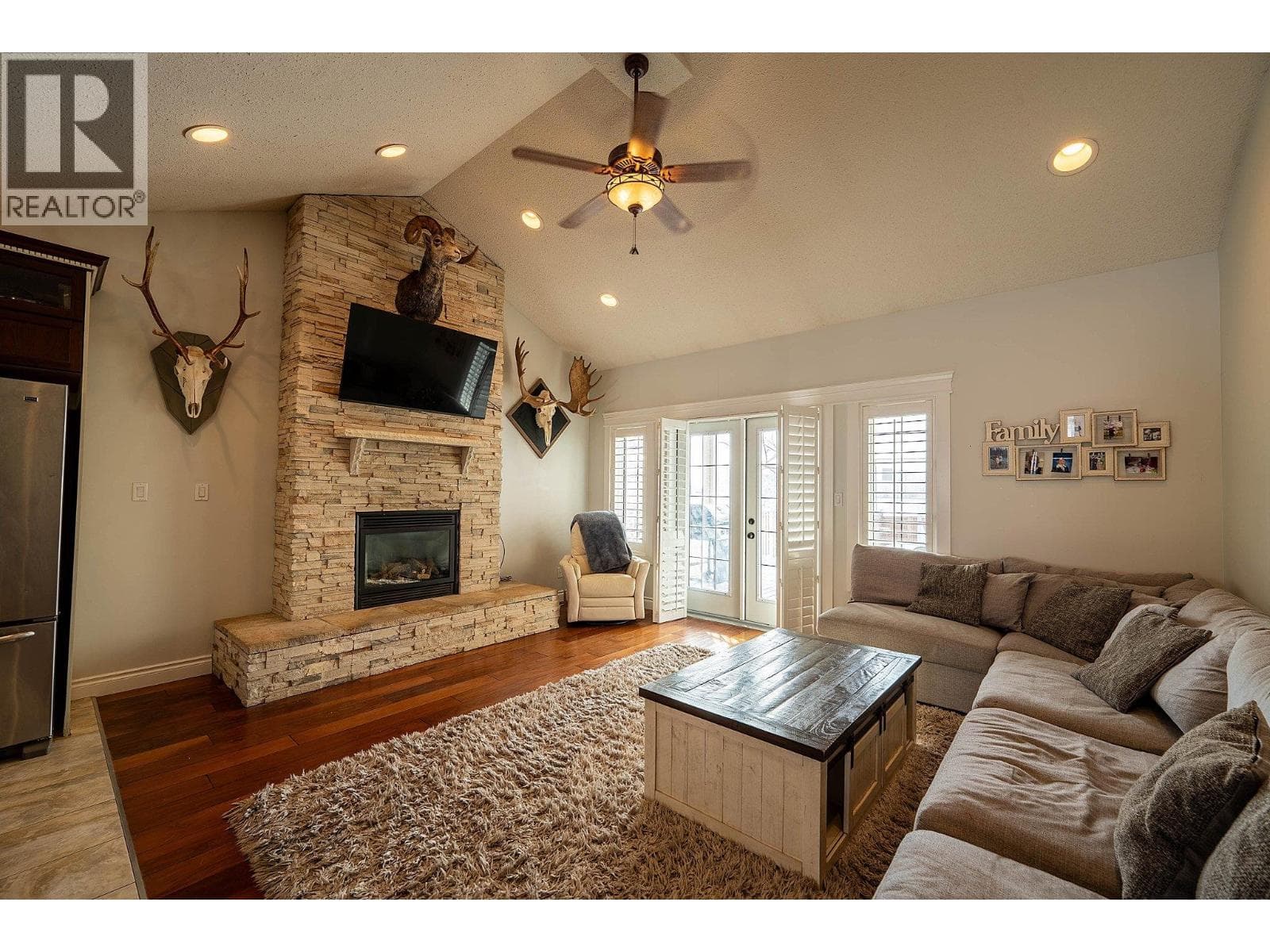 8607 109 AVENUE photo 4