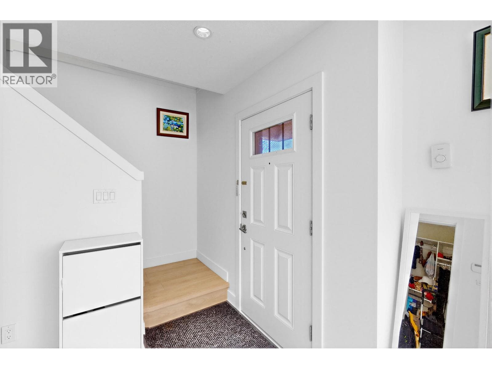 9 7199 MOFFATT ROAD photo 2
