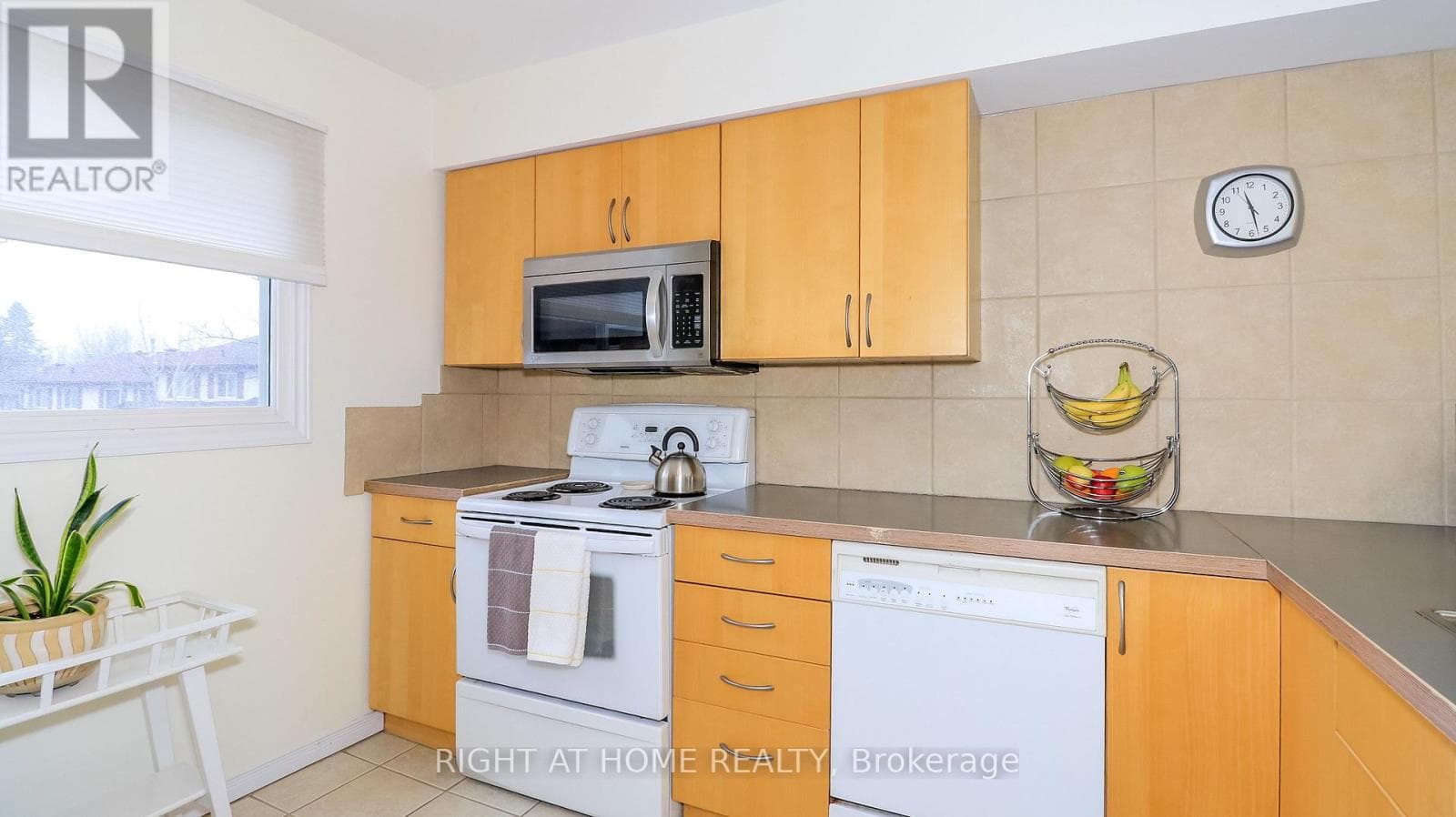 23 - 52 ADELAIDE STREET photo 3