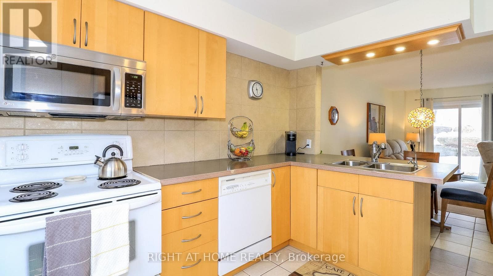 23 - 52 ADELAIDE STREET photo 5