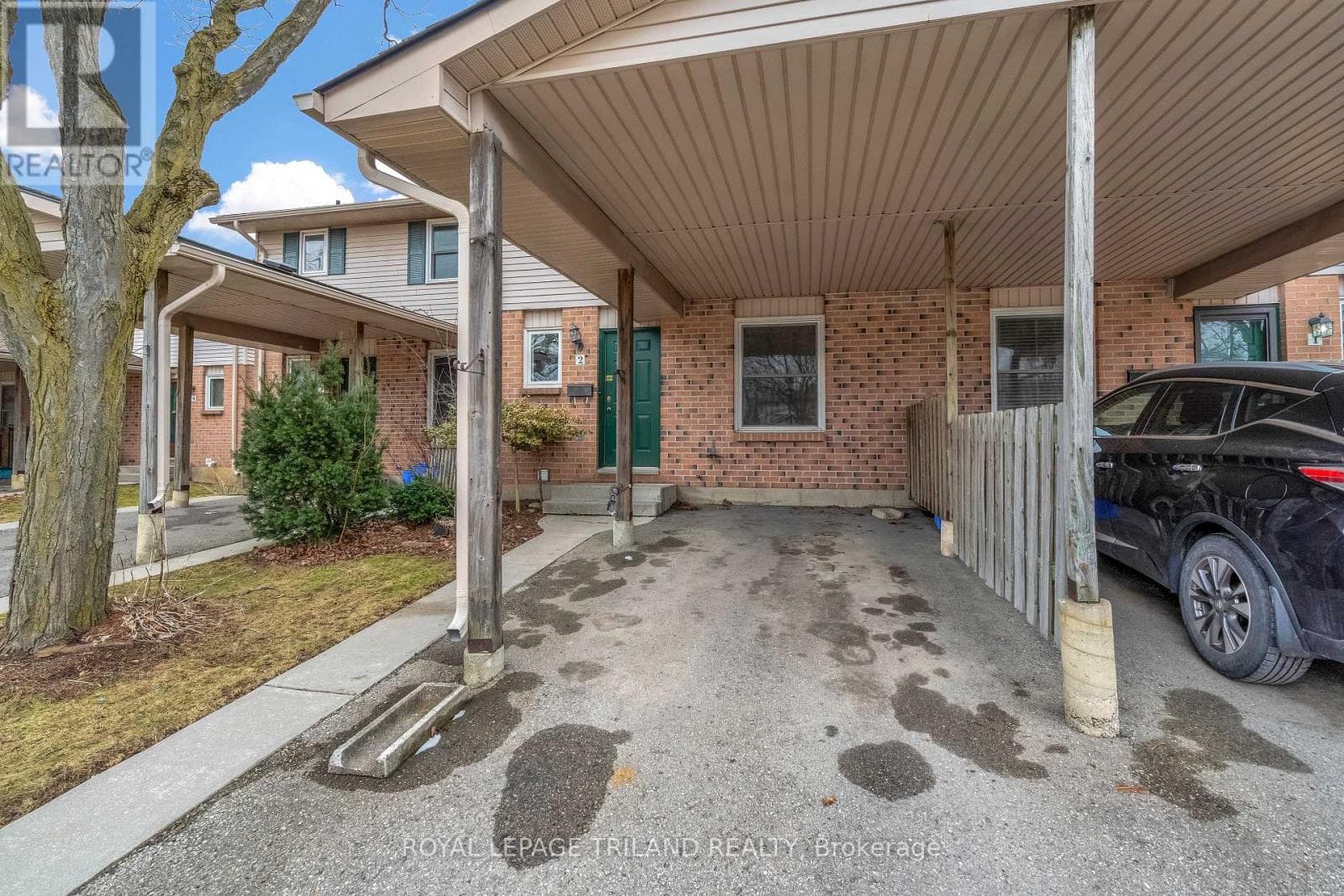2 - 160 CONWAY DRIVE photo 3