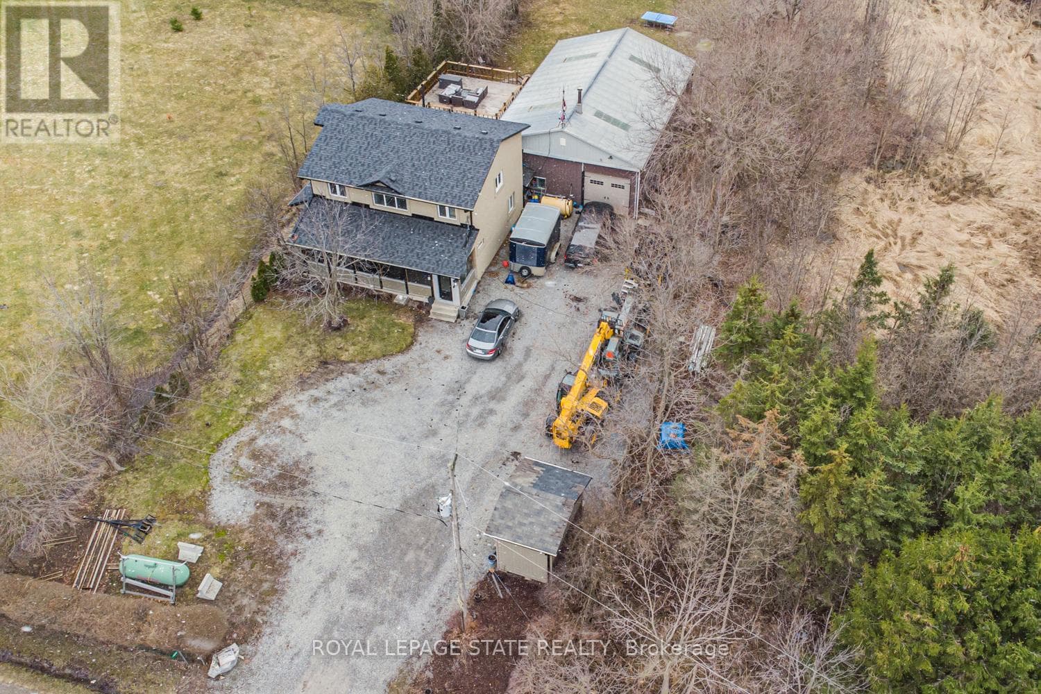 443 ELEVENTH ROAD E photo 3