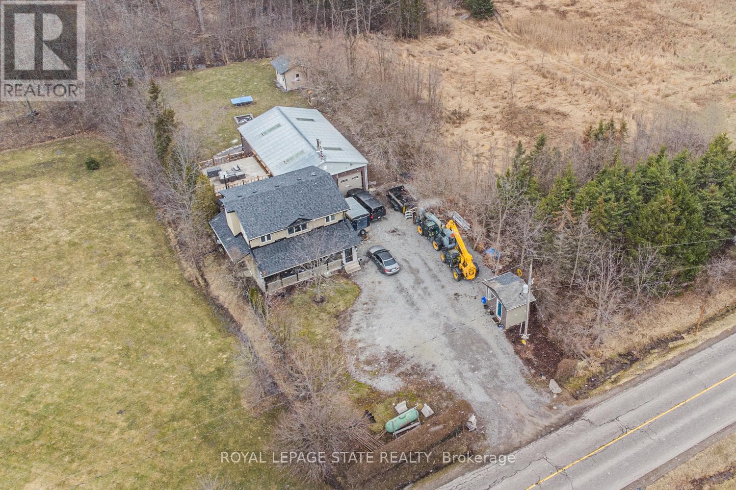 443 ELEVENTH ROAD E photo 4