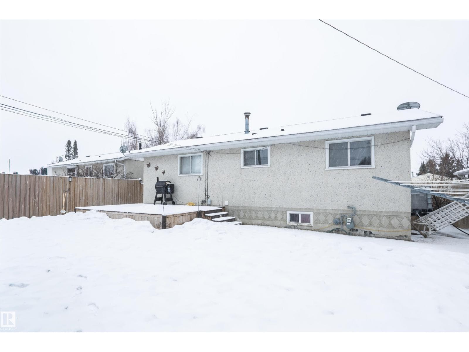 4420 56 AV photo 10