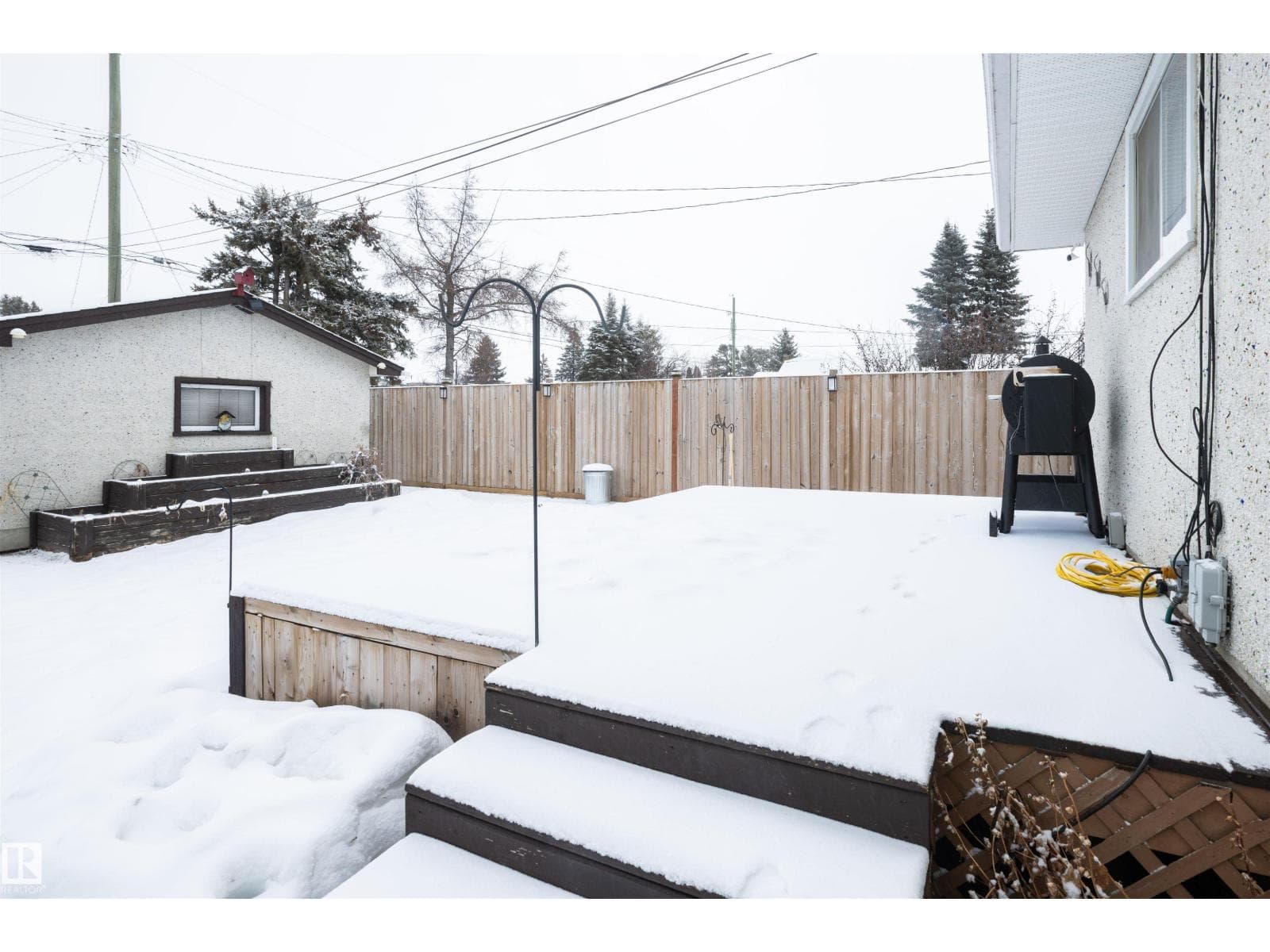 4420 56 AV photo 12