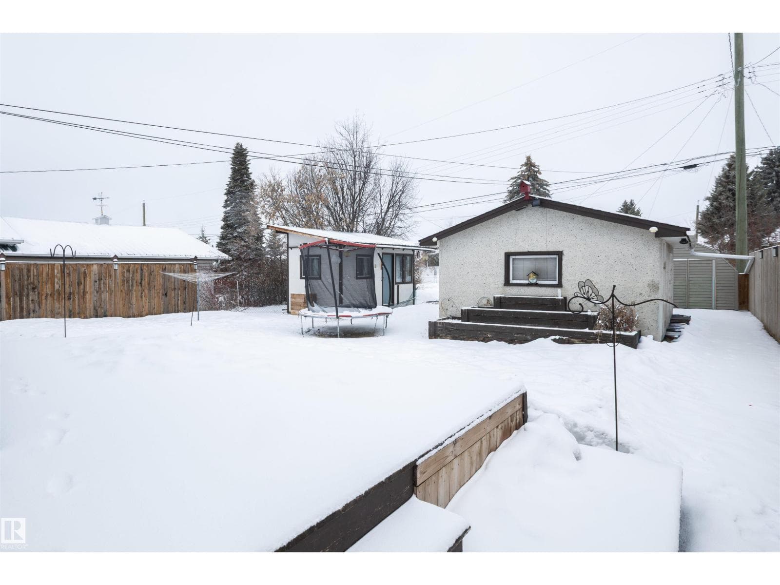 4420 56 AV photo 6