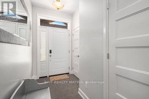 401 VOYAGEUR PLACE photo 3