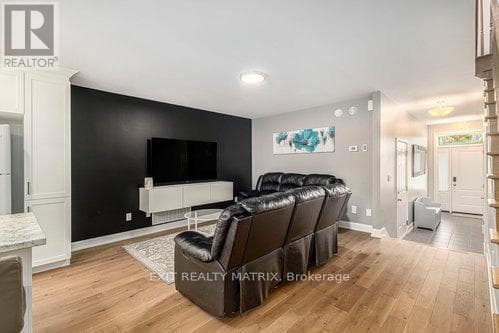 401 VOYAGEUR PLACE photo 4