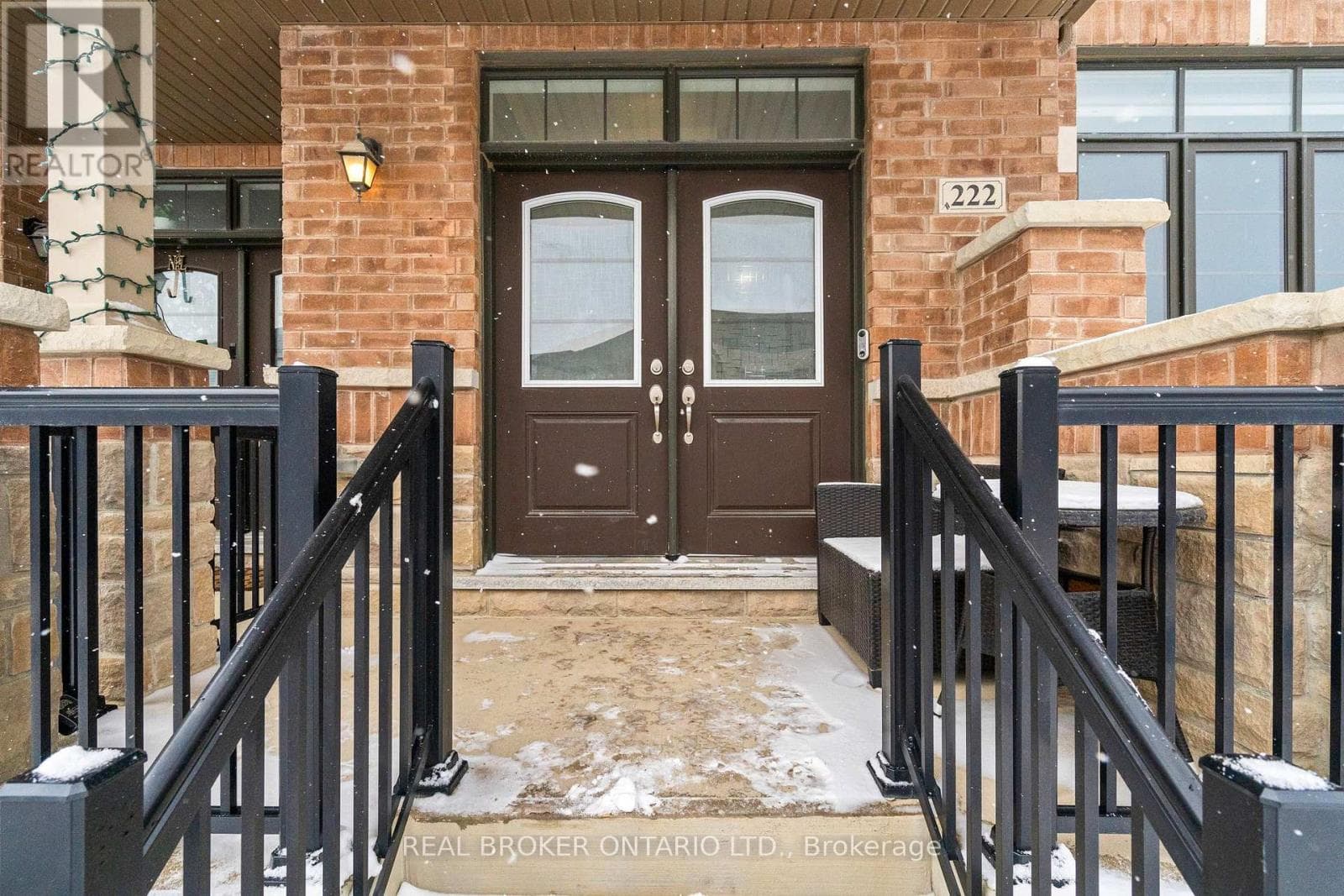 222 CORONATION ROAD photo 4