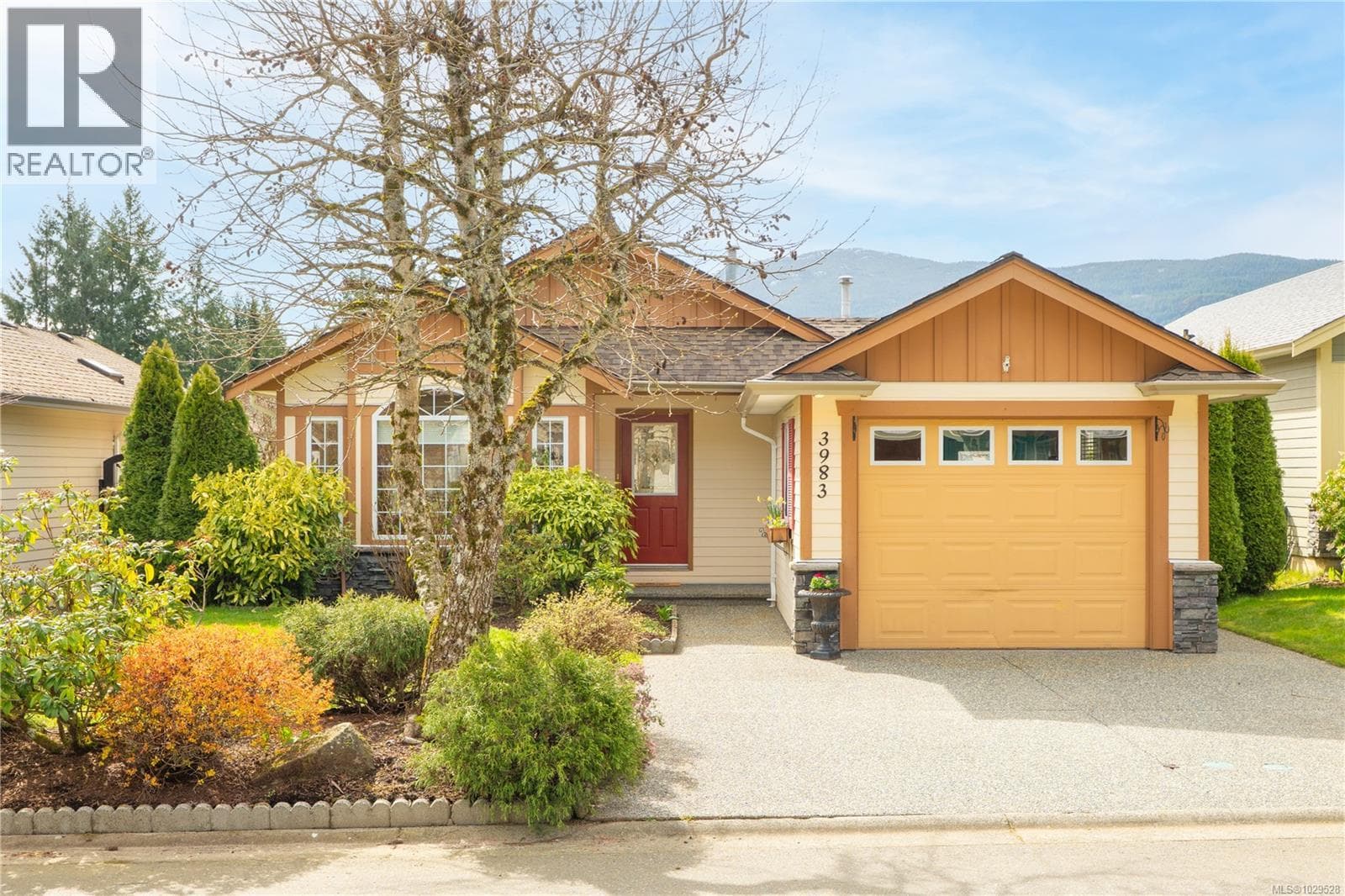 2 bed 2 bath single family at 3983 Valewood Dr — $535,000